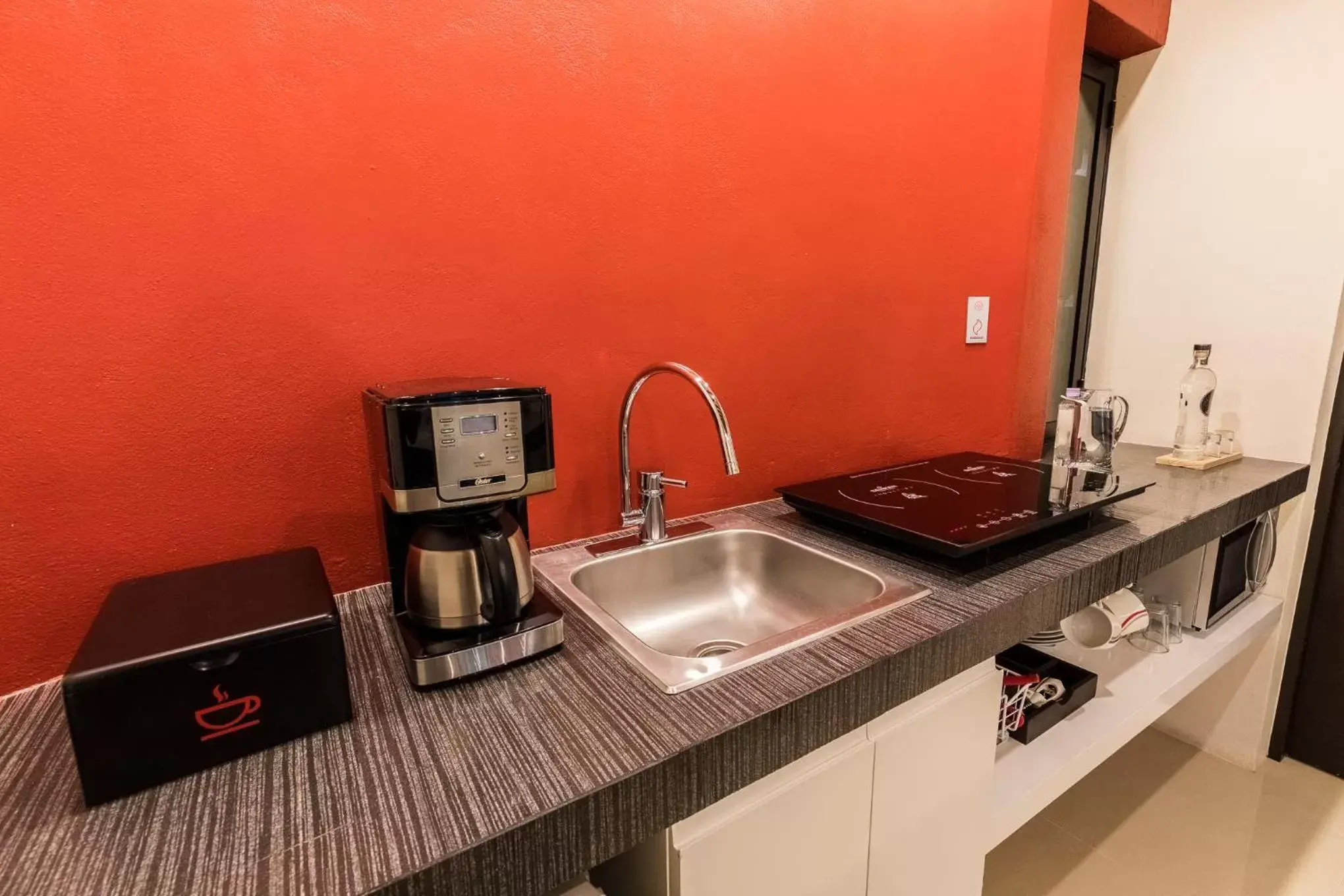 Kitchen or kitchenette, Kitchen/Kitchenette in Marialicia Suites, Hotel Boutique