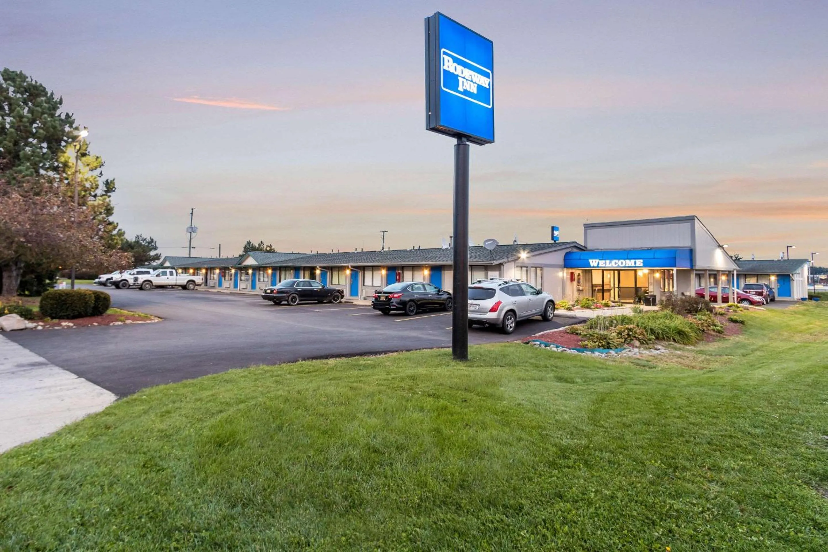 Property building in Rodeway Inn Near Hall of Fame