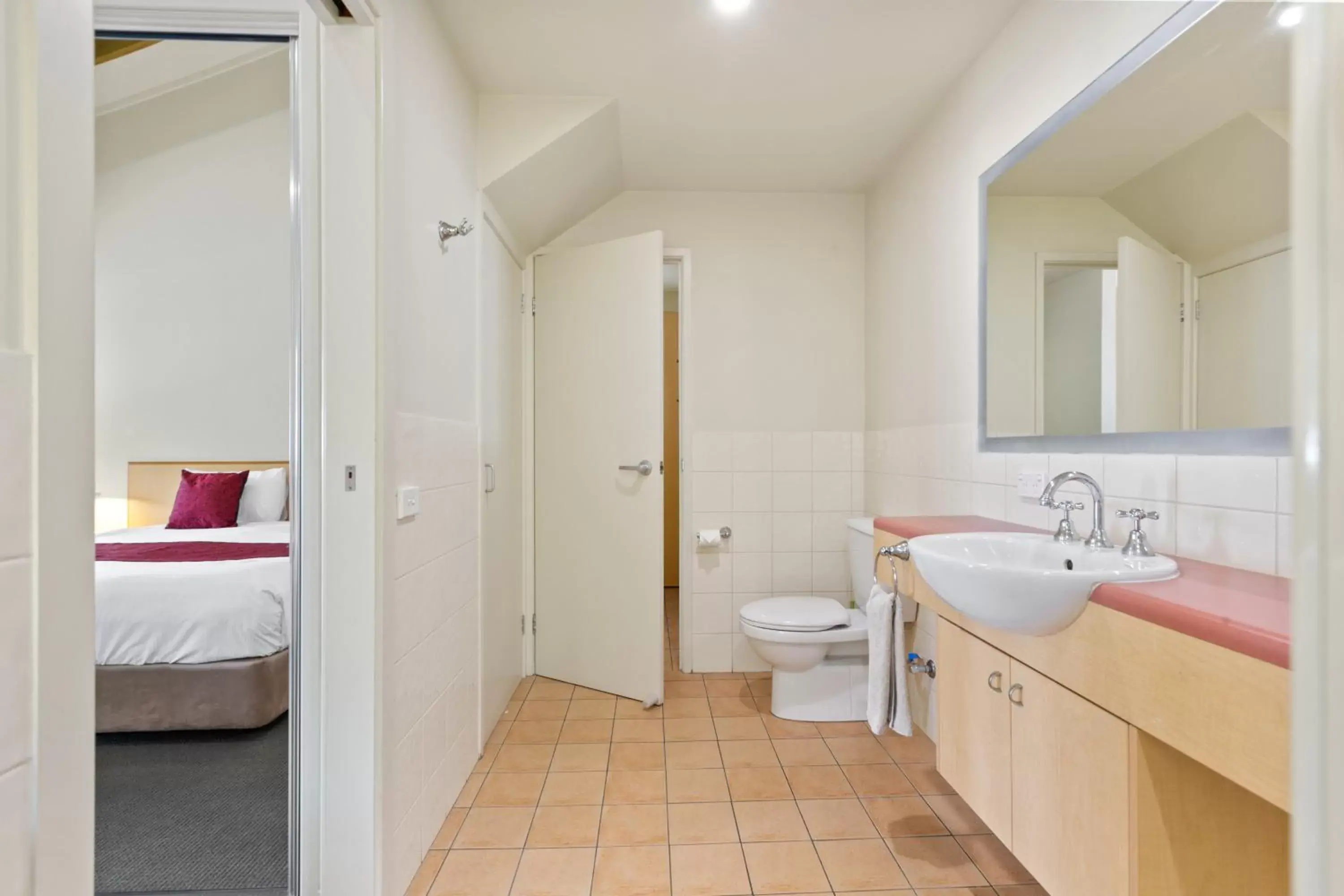 Bathroom in Tathra Beach House Holiday Apartments