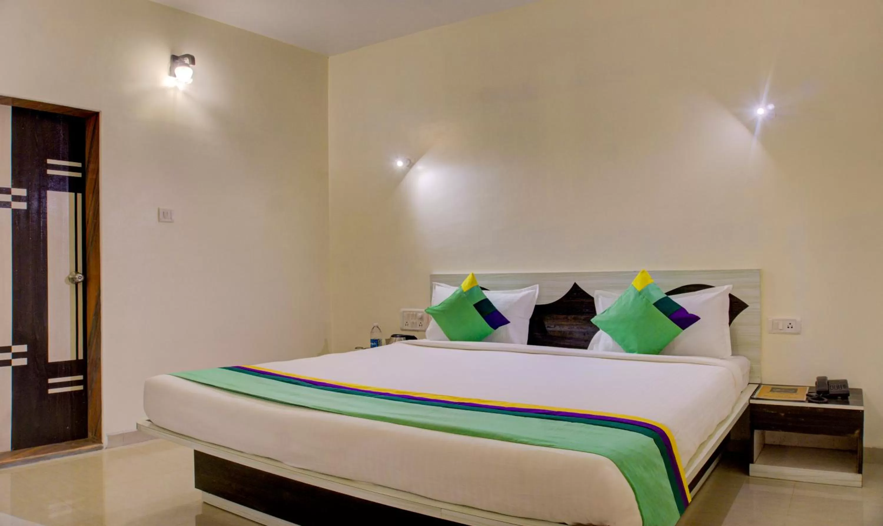 Double Room - single occupancy in Treebo Trend Glenvista Estate