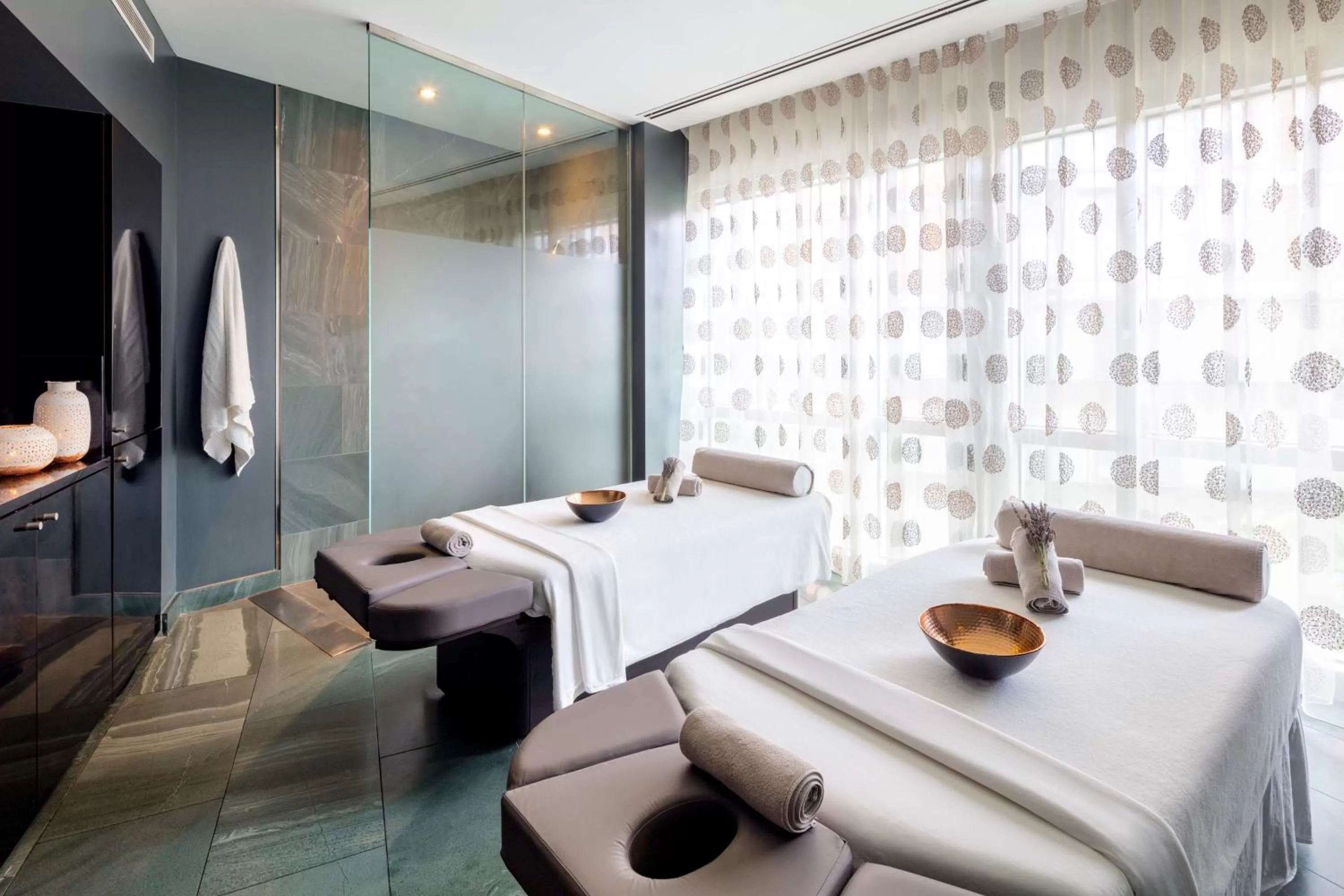 Spa and wellness centre/facilities, Bed in Radisson Blu Hotel, London Canary Wharf East