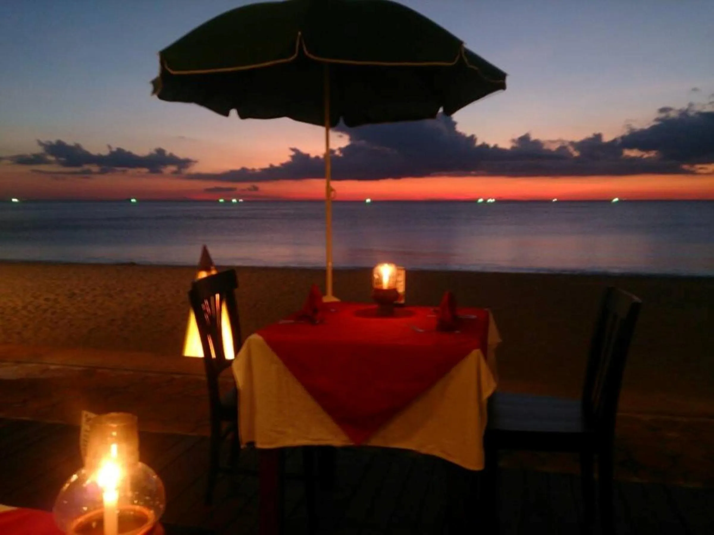 Restaurant/places to eat in Nakara Long Beach Resort - SHA Extra Plus