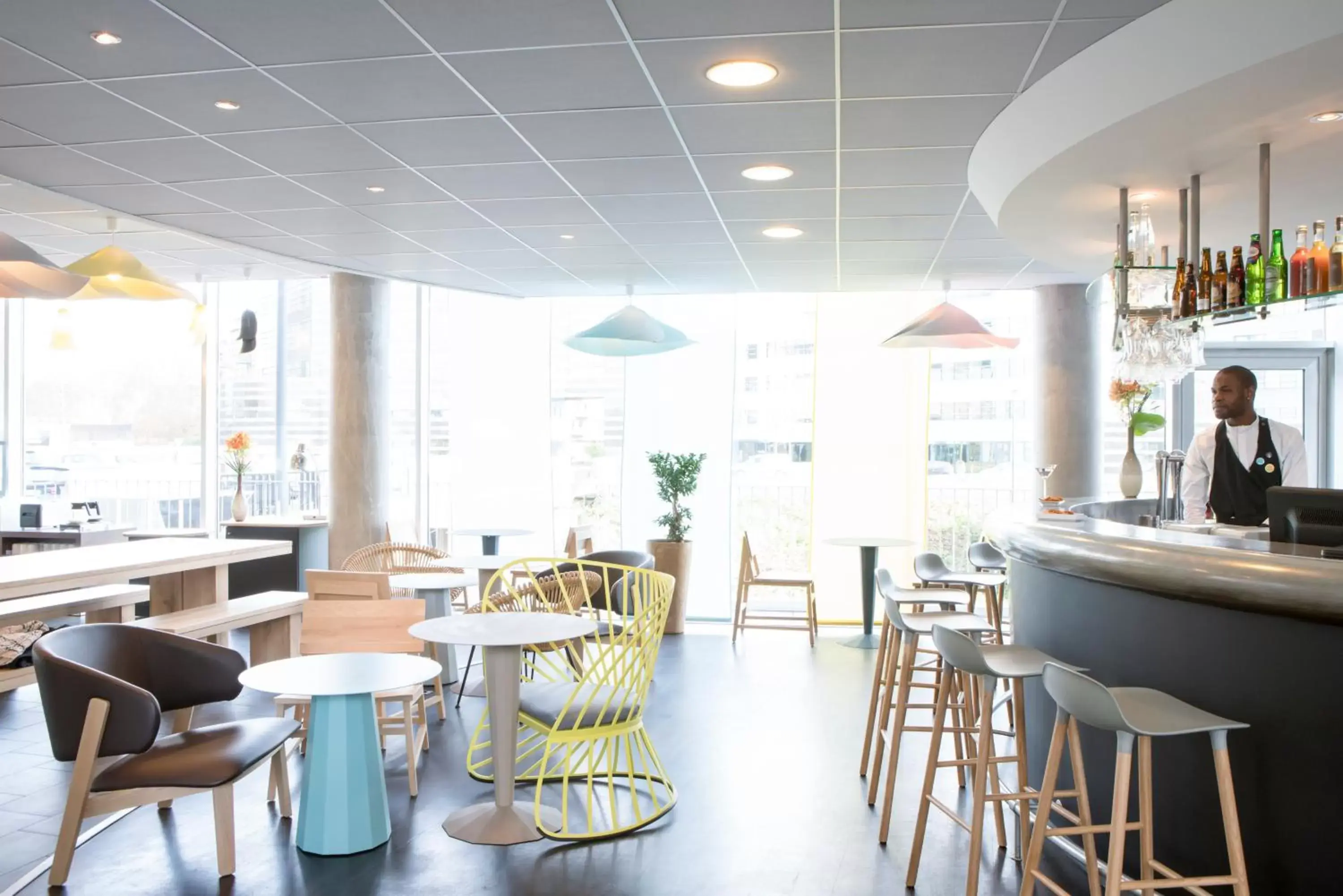 Lounge or bar, Restaurant/Places to Eat in Novotel Suites Lille Europe