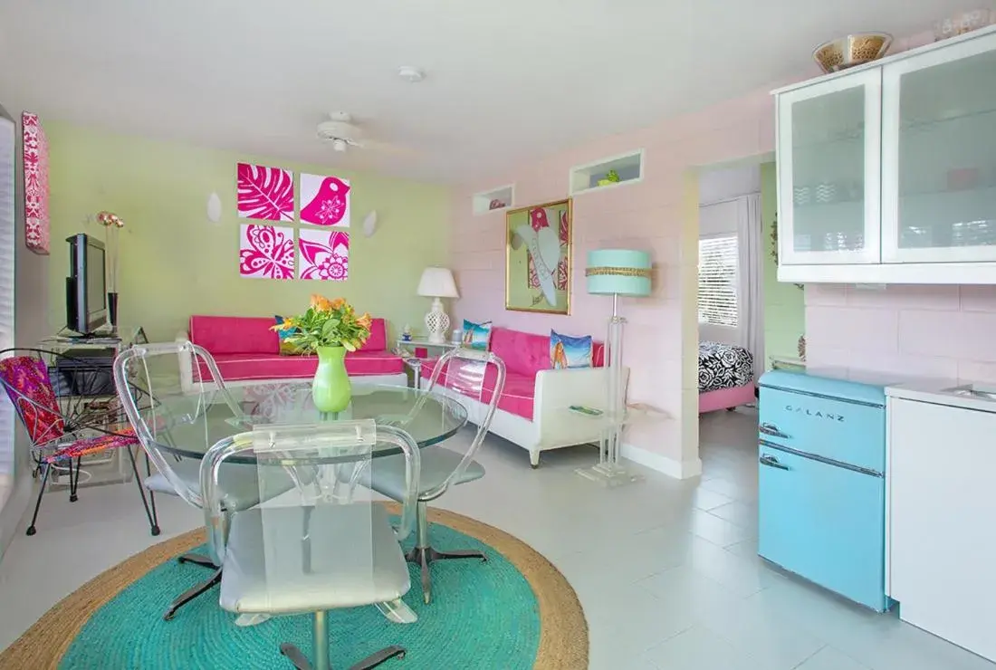 Dining Area in South Beach Place - Vero Beach