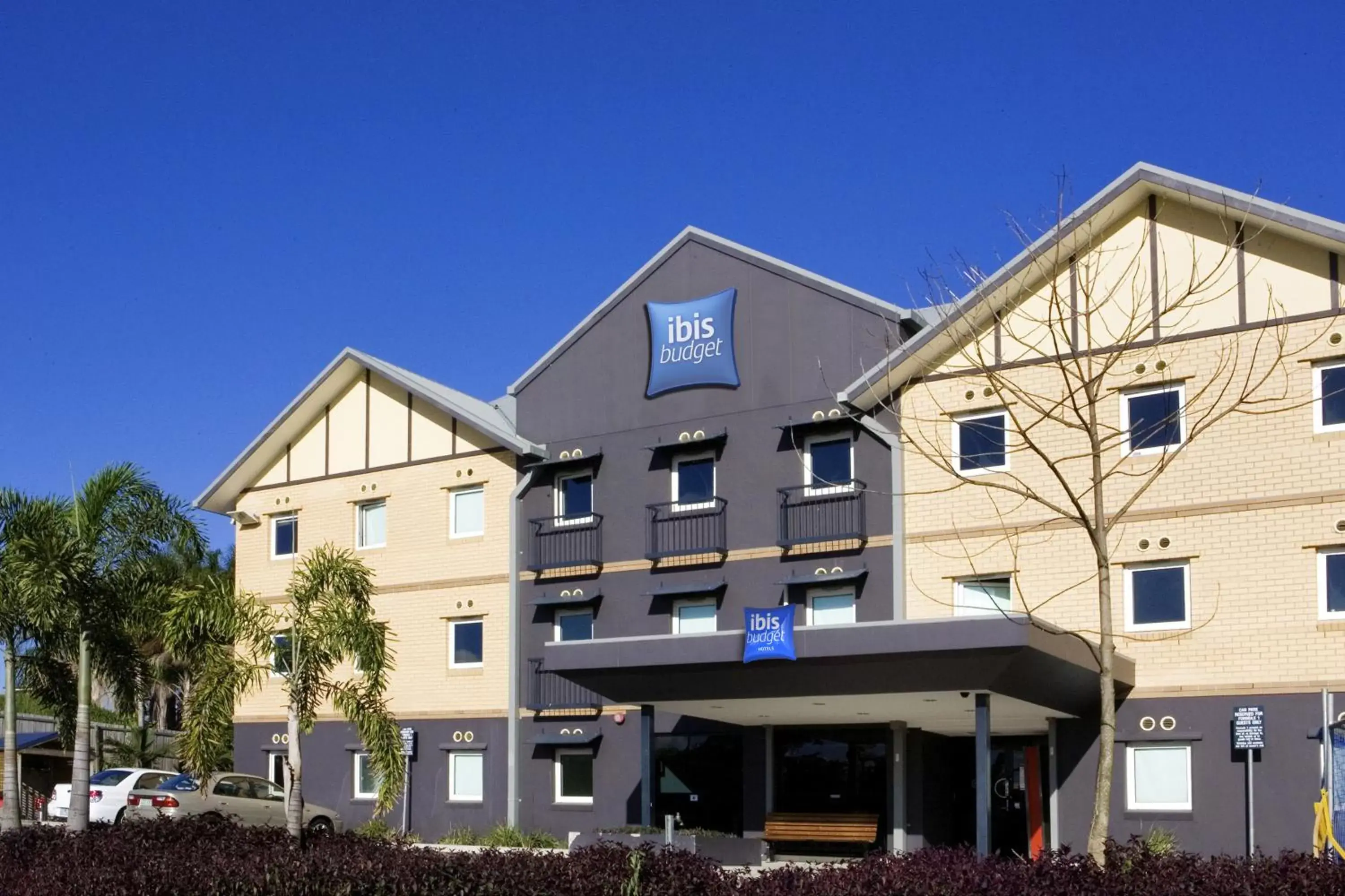 Facade/entrance, Property Building in ibis budget Windsor Brisbane