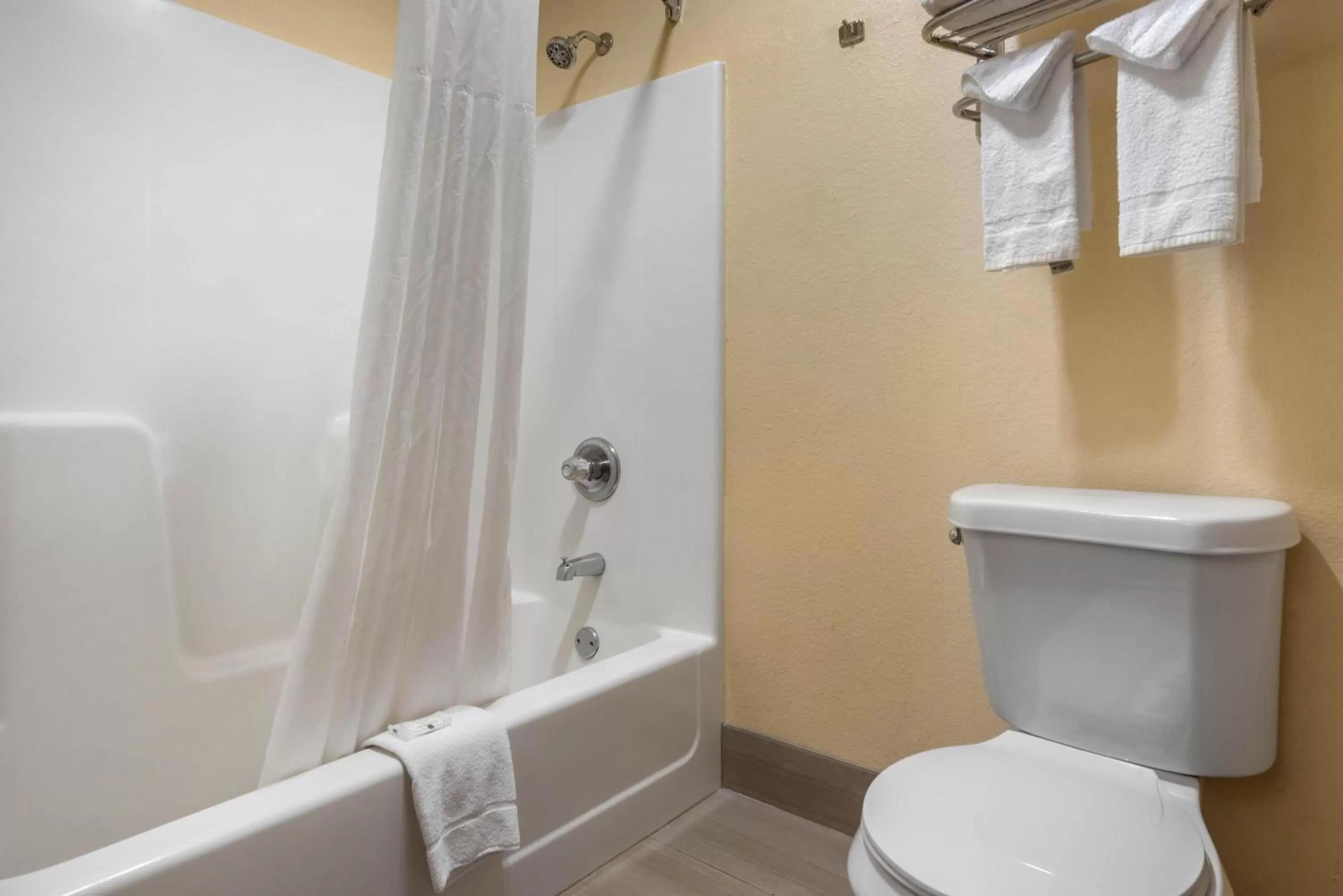 Bathroom in Quality Inn Louisville