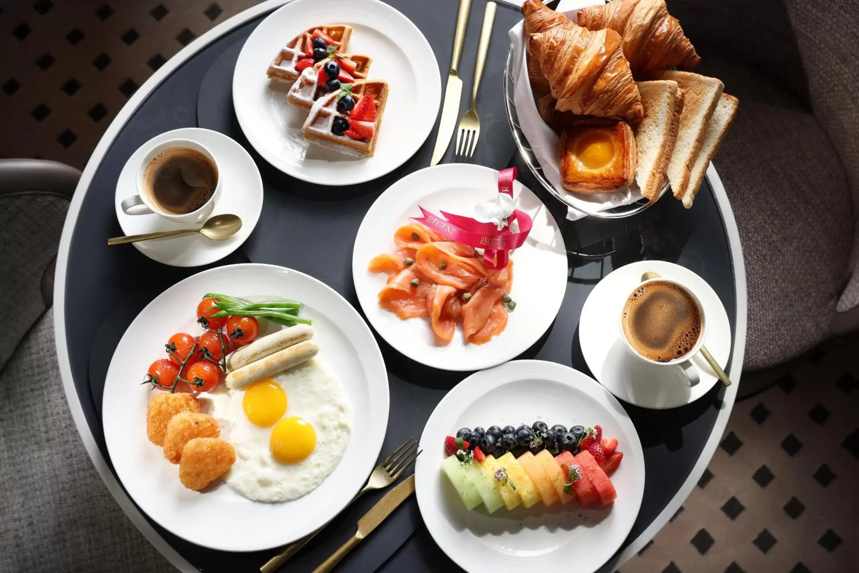 Food and drinks in Regent Hong Kong Food and drinks in Regent Hong Kong