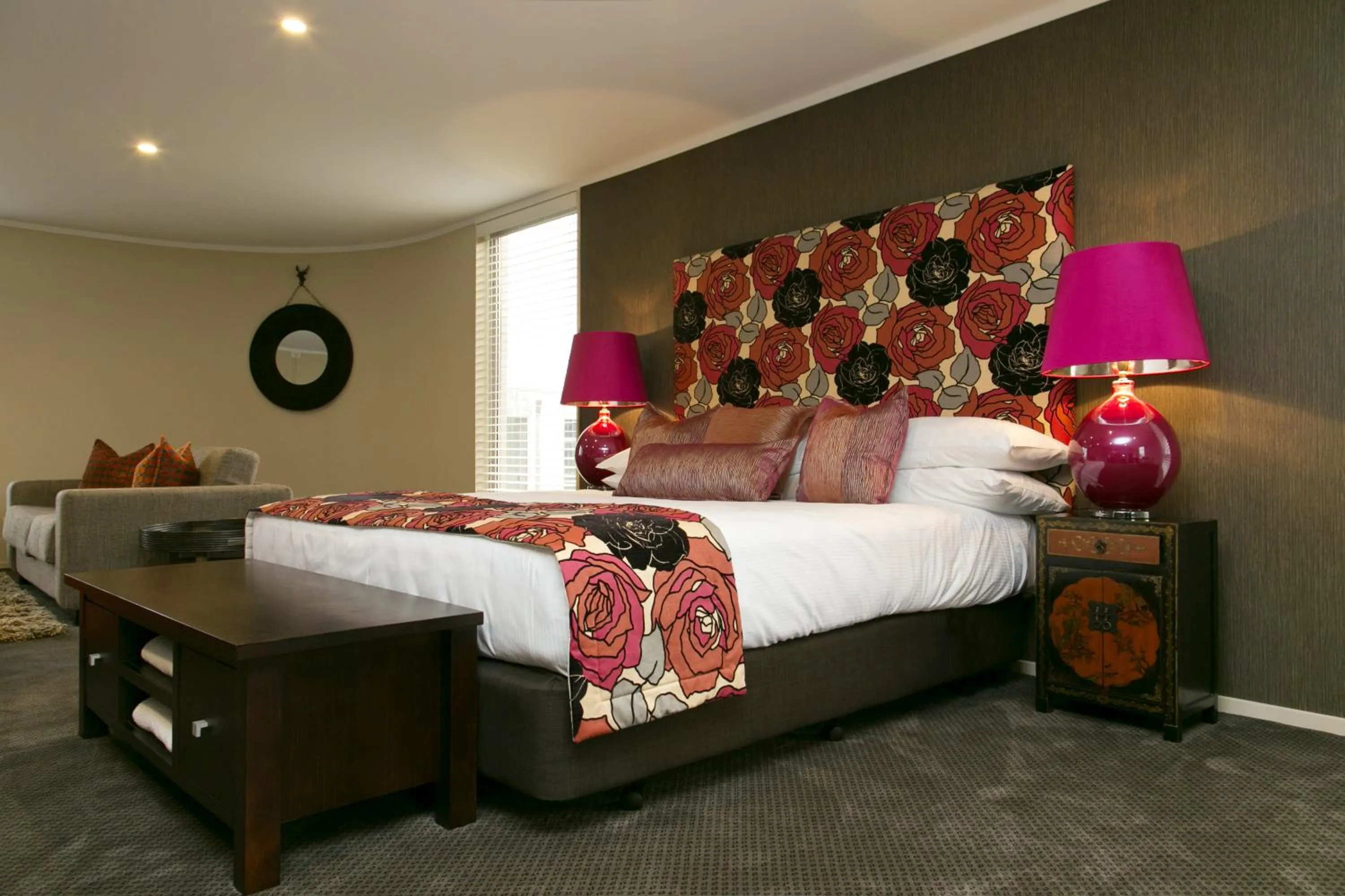 Bed in The Cove- On The Lake