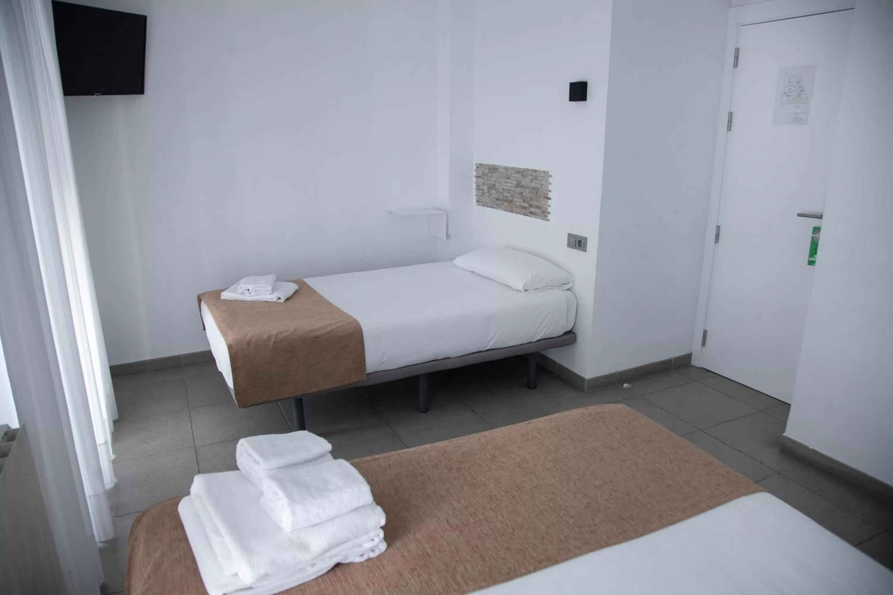 Photo of the whole room, Bed in Vitium Córdoba