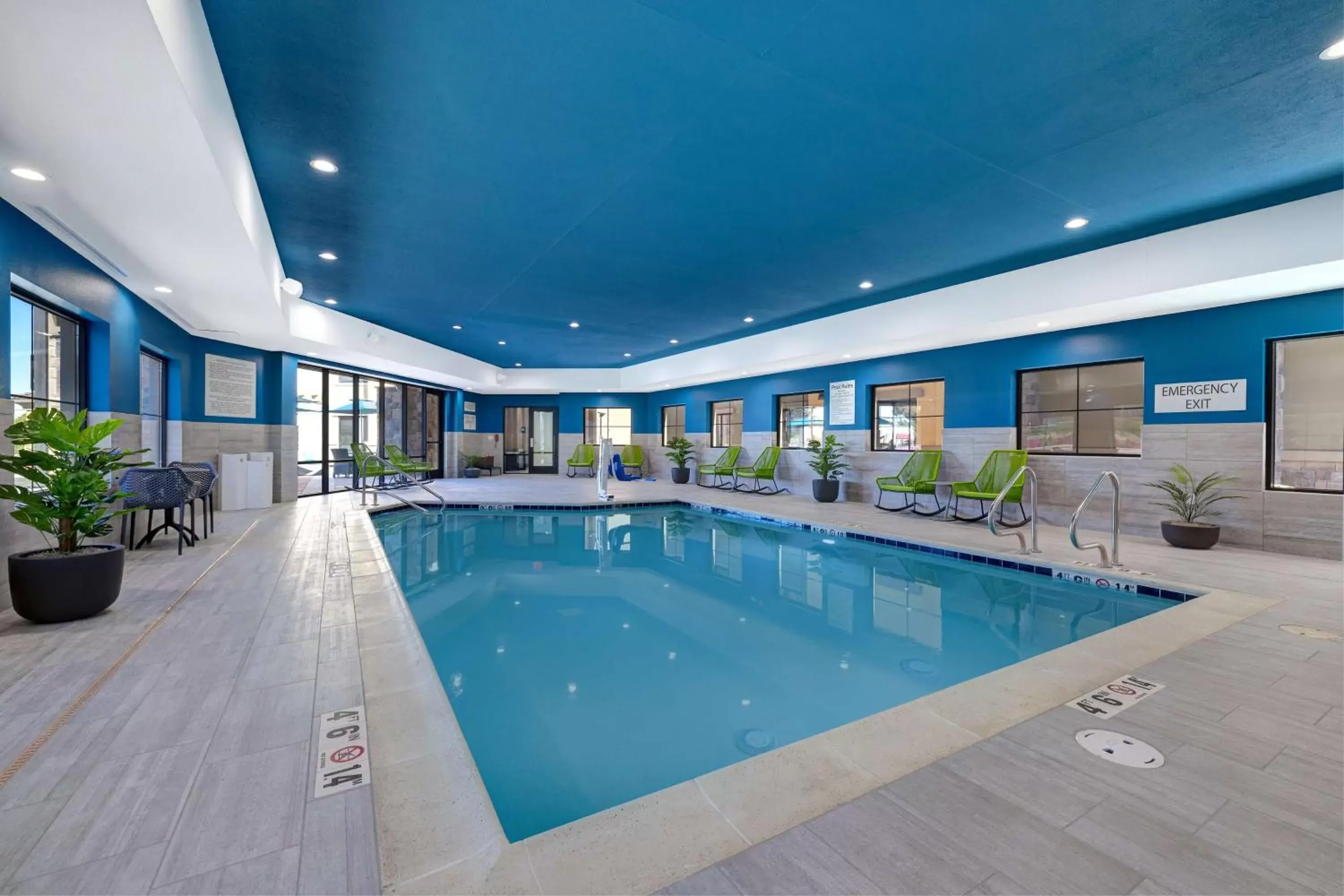Pool view, Swimming Pool in Hampton Inn & Suites Marina