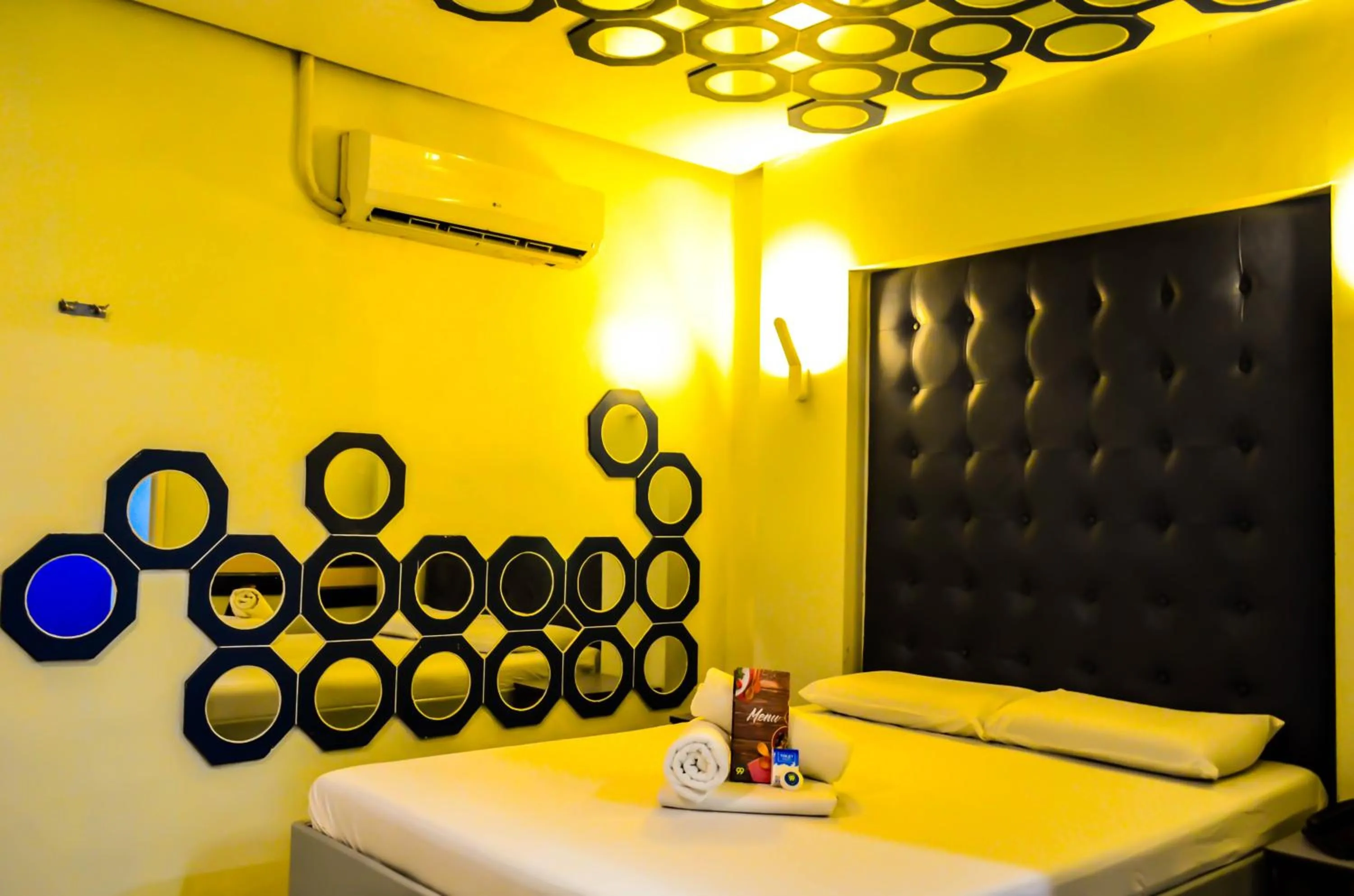 Bed in Hotel 99 Monumento