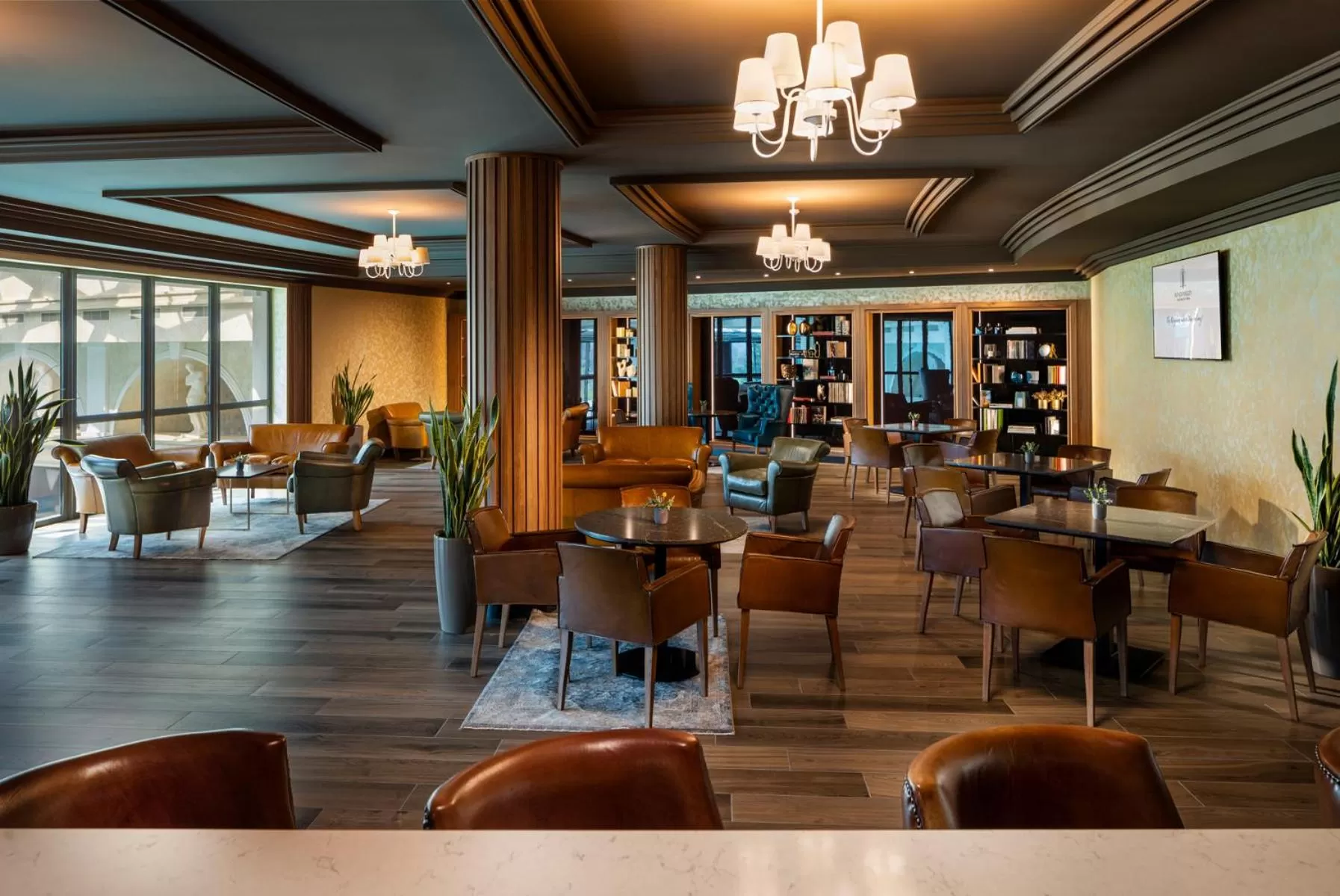 Lounge or bar in Kings' Valley Medical & Spa Hotel