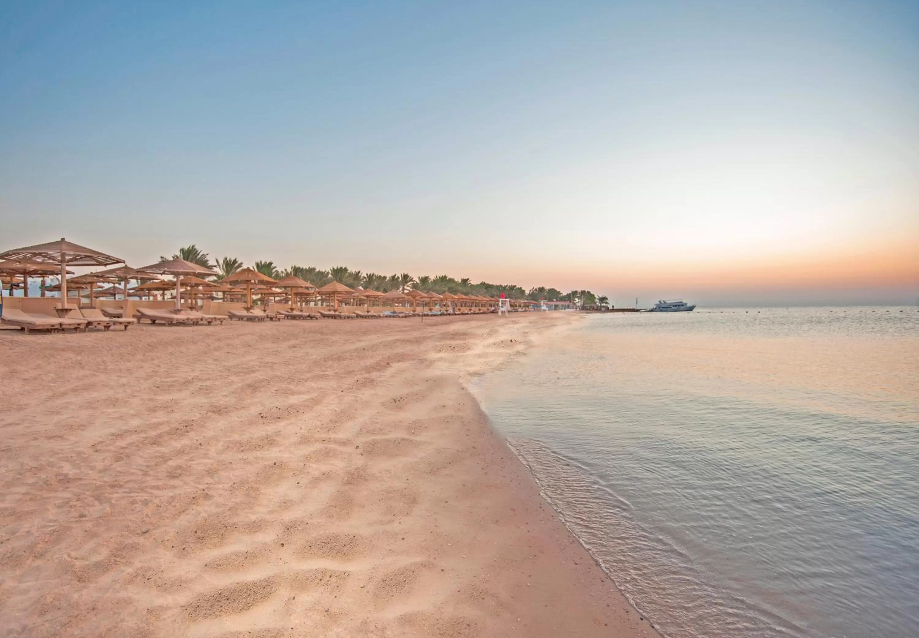 Beach in Sunrise Royal Makadi Resort