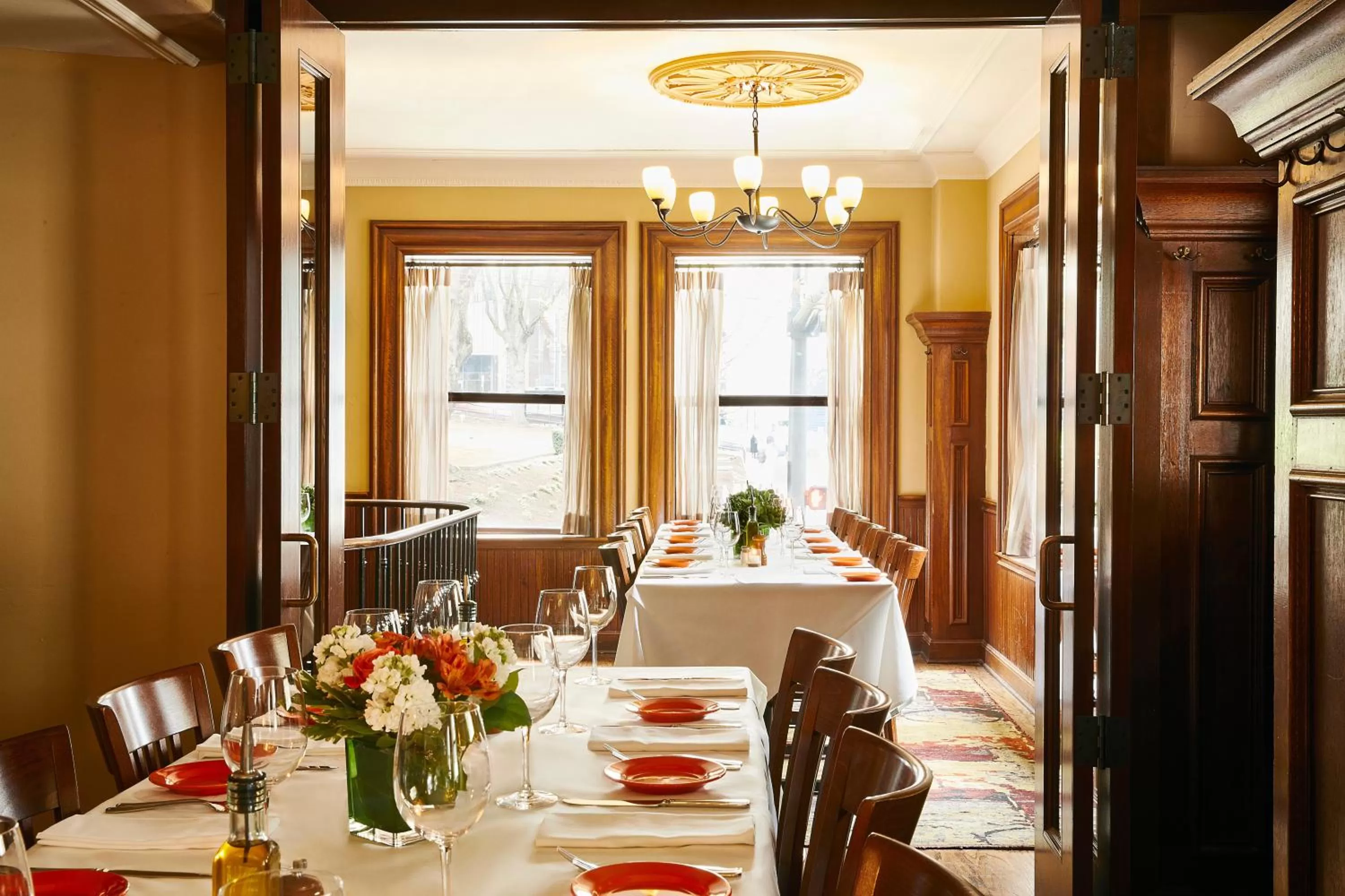 Restaurant/places to eat in Kimpton Hotel Vintage Seattle by IHG