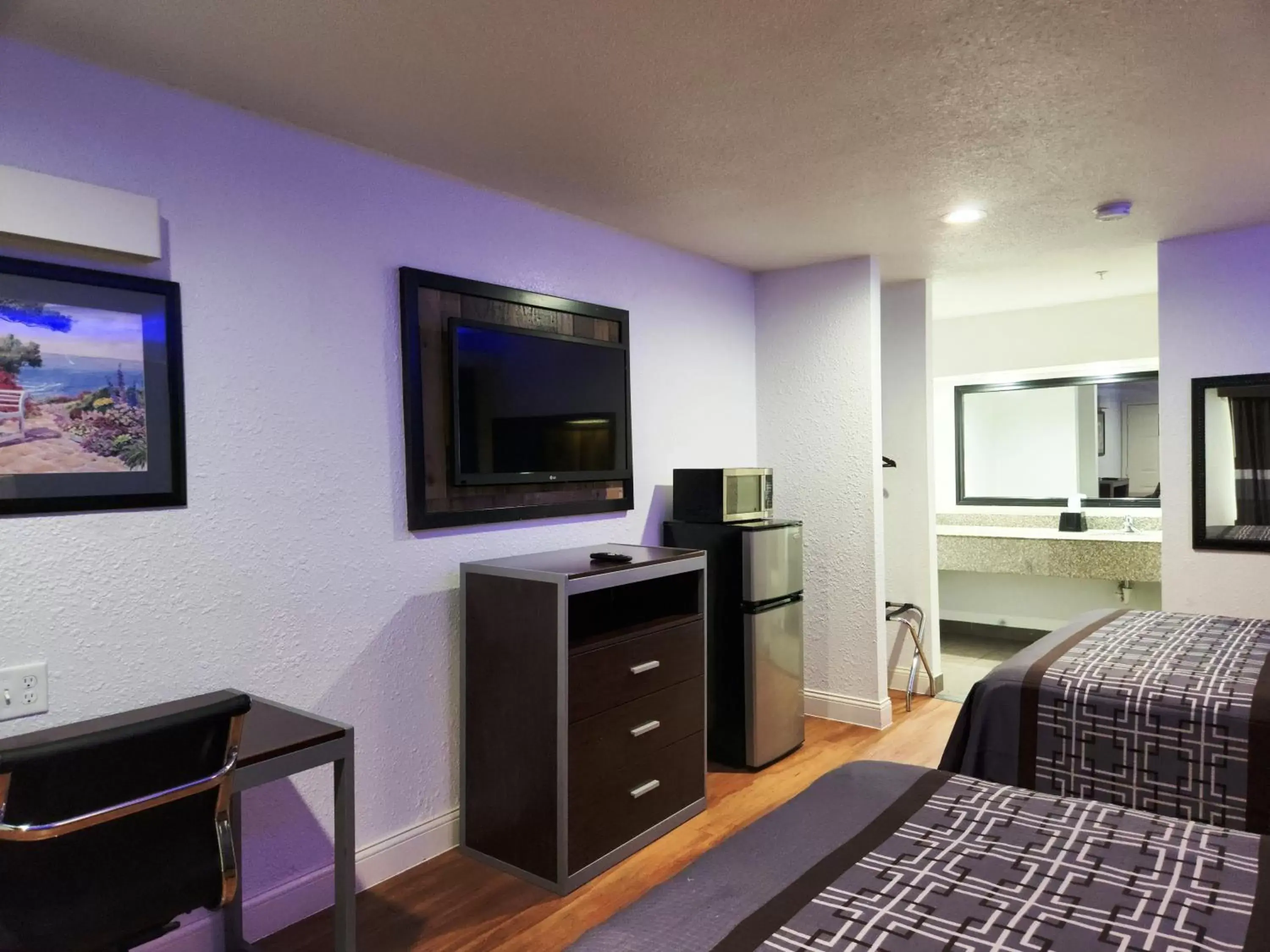 TV and multimedia, TV/Entertainment Center in Express Inn Tomball