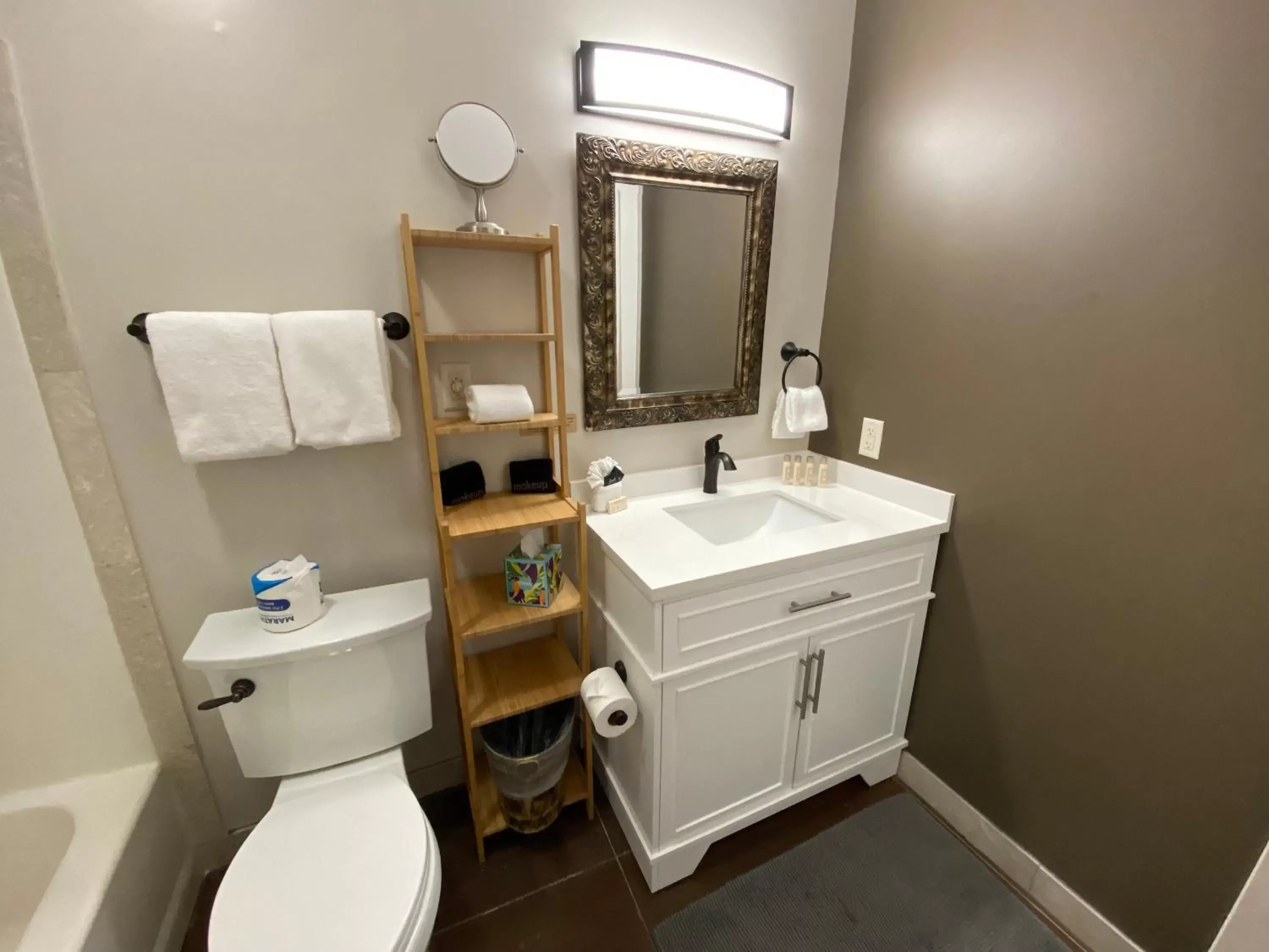 Toilet, Bathroom in SkyRidge Inn