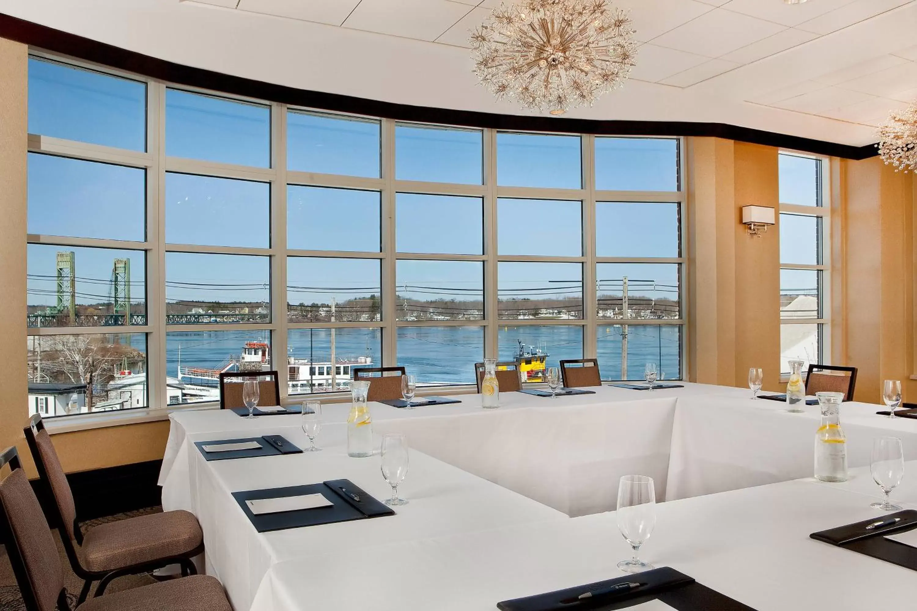 Meeting/conference room in Sheraton Portsmouth Harborside Hotel