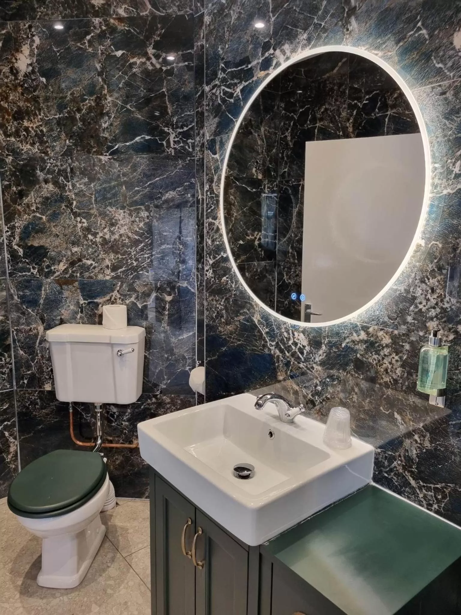 Toilet, Bathroom in The Resolution Hotel