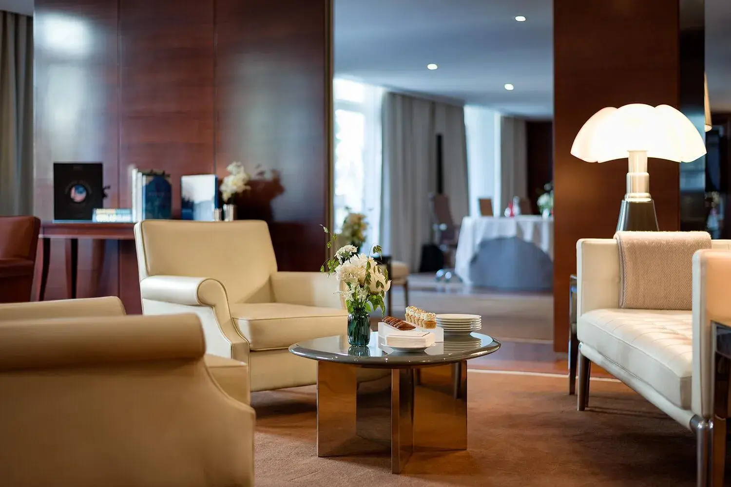 Meeting/conference room, Seating Area in Le Royal Monceau Hotel Raffles Paris