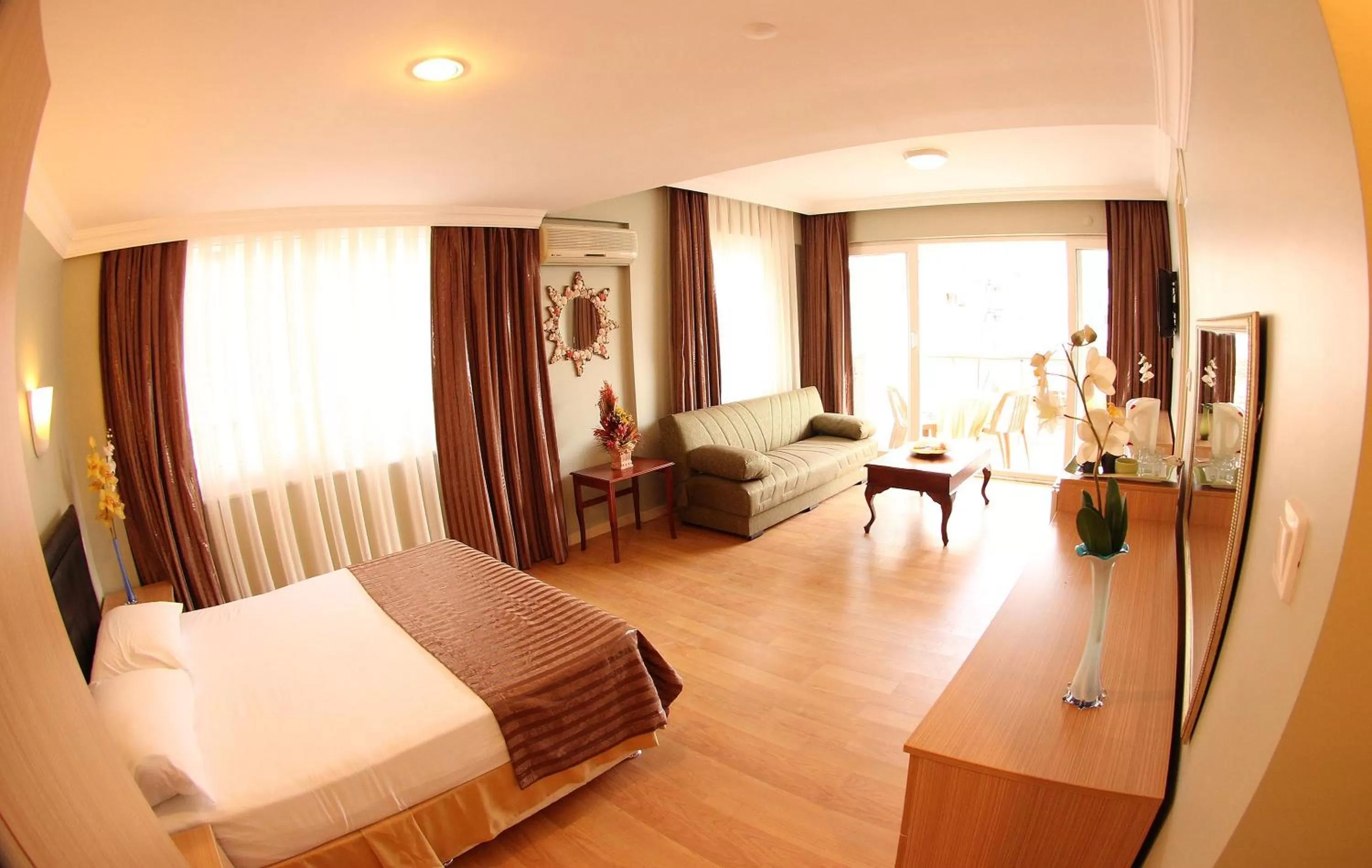 Suite (2 Adults + 1 Child) in Hotel Dost