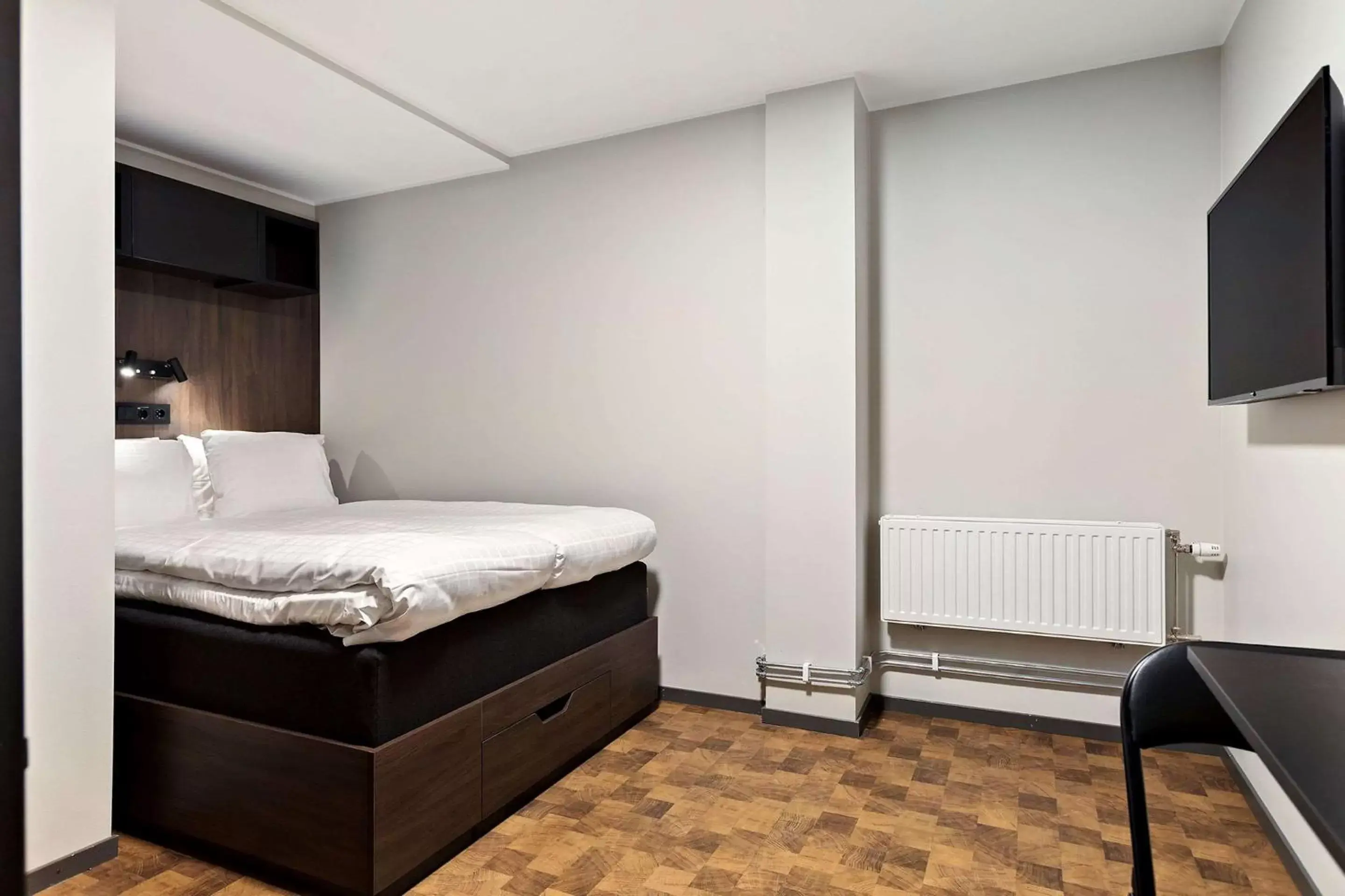 Bedroom, Bed in Sure Hotel Studio by Best Western Bromma