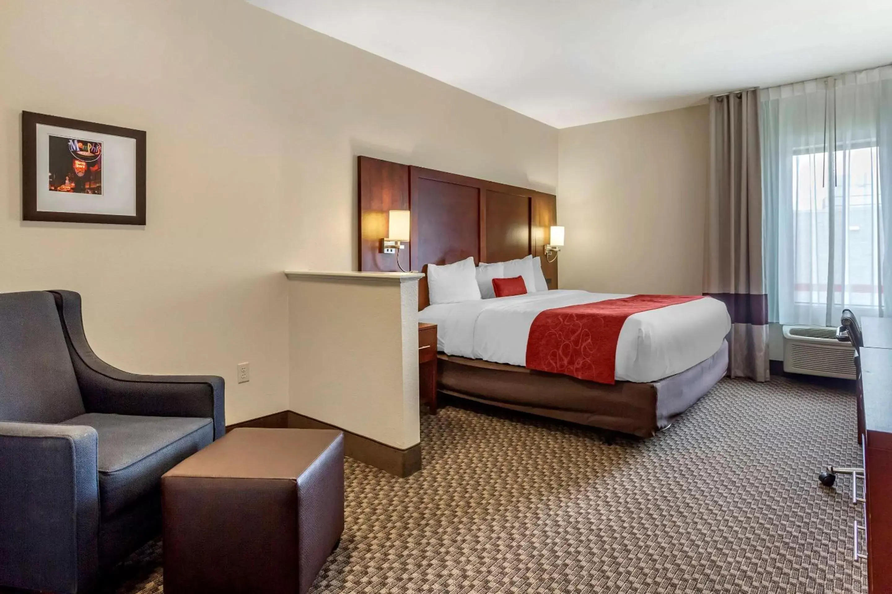 Photo of the whole room, Bed in Comfort Suites Cordova Photo of the whole room, Bed in Comfort Suites Cordova