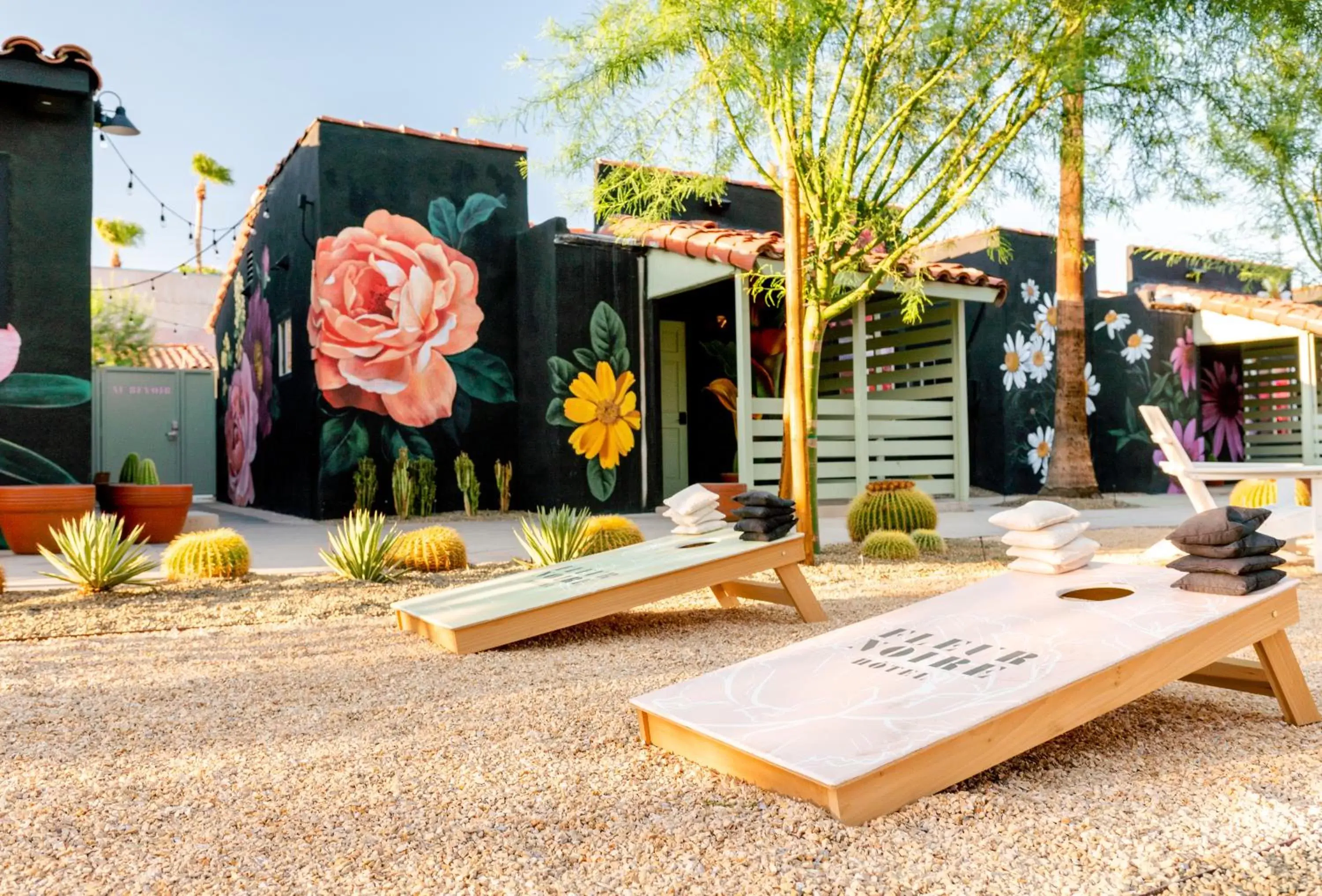 Property building in Fleur Noire Hotel - 21 and Over Property building in Fleur Noire Hotel - 21 and Over