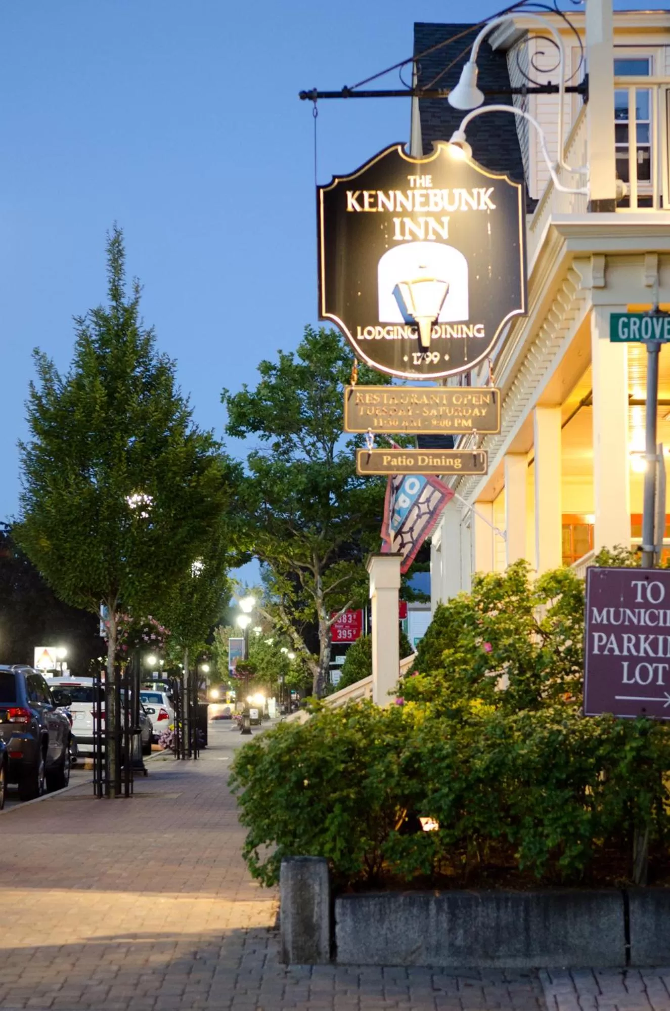 Facade/entrance in The Kennebunk Inn