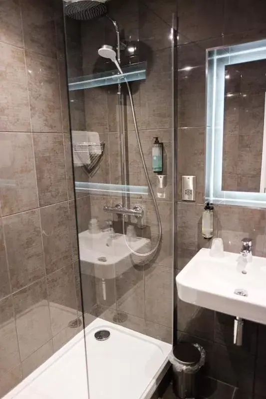 Shower, Bathroom in Almondsbury Interchange Hotel