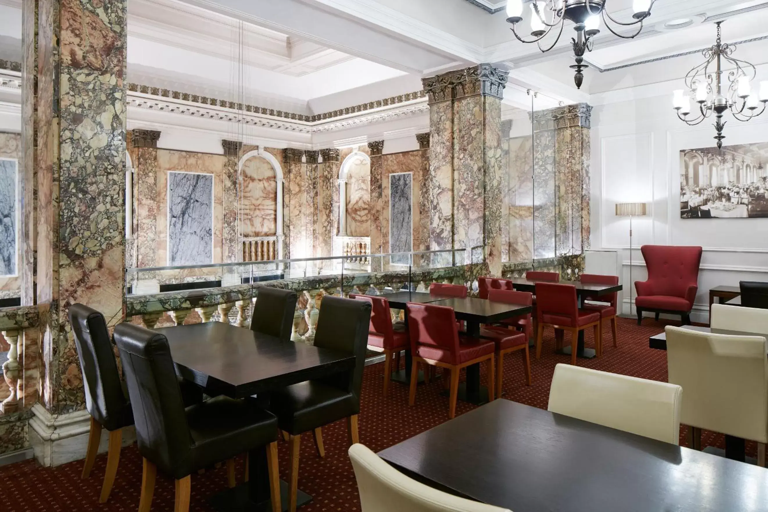 Lounge or bar, Restaurant/Places to Eat in The Grand at Trafalgar Square