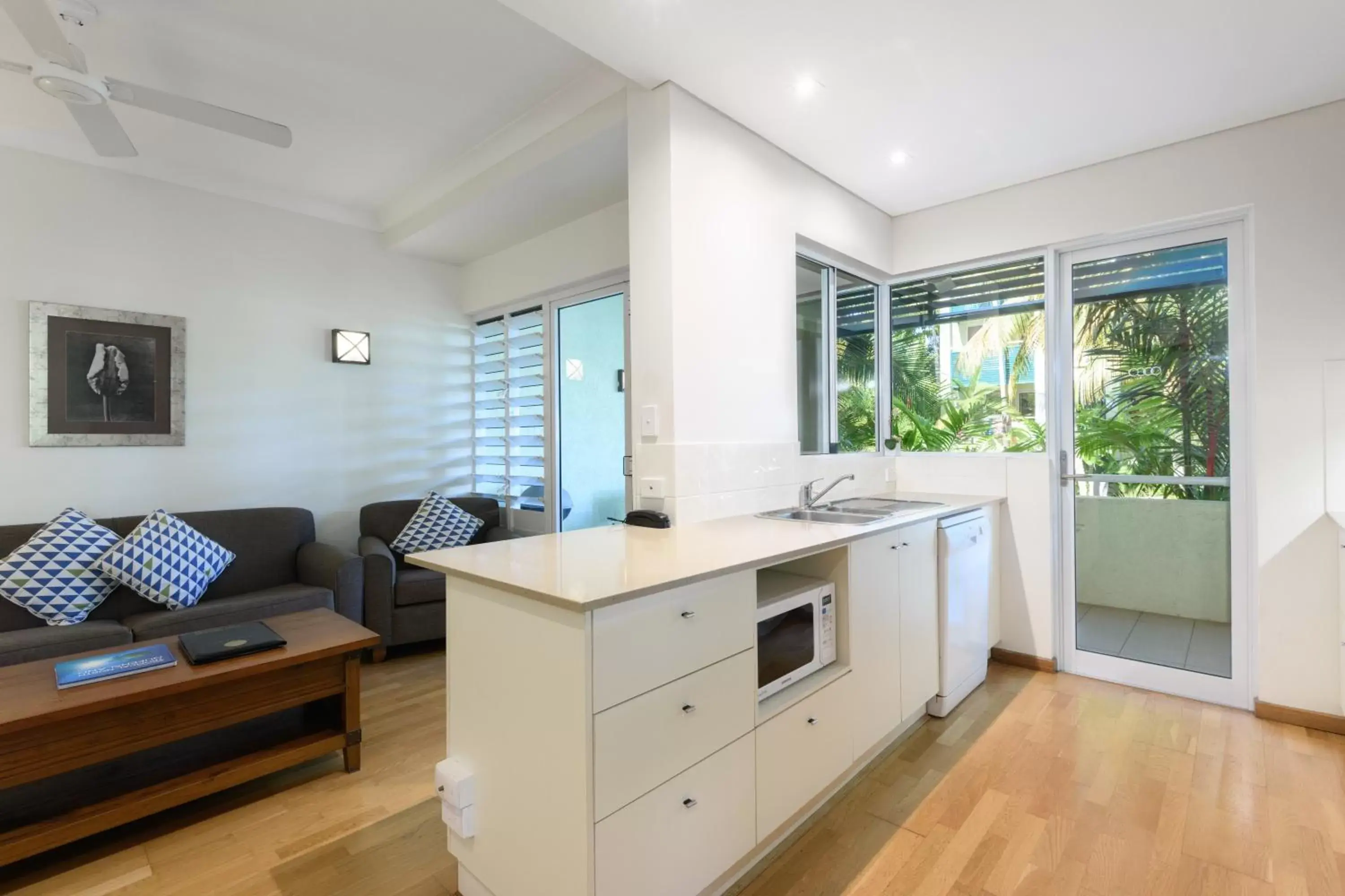 Kitchen/Kitchenette in Verandahs Boutique Apartments