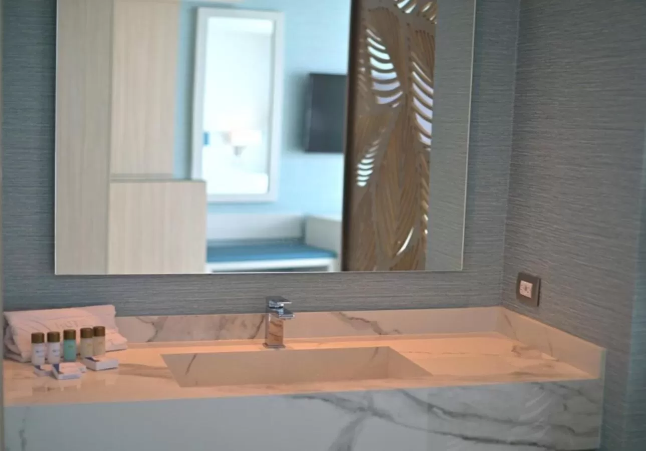 Bathroom in Hotel Arena Blanca by Dorado