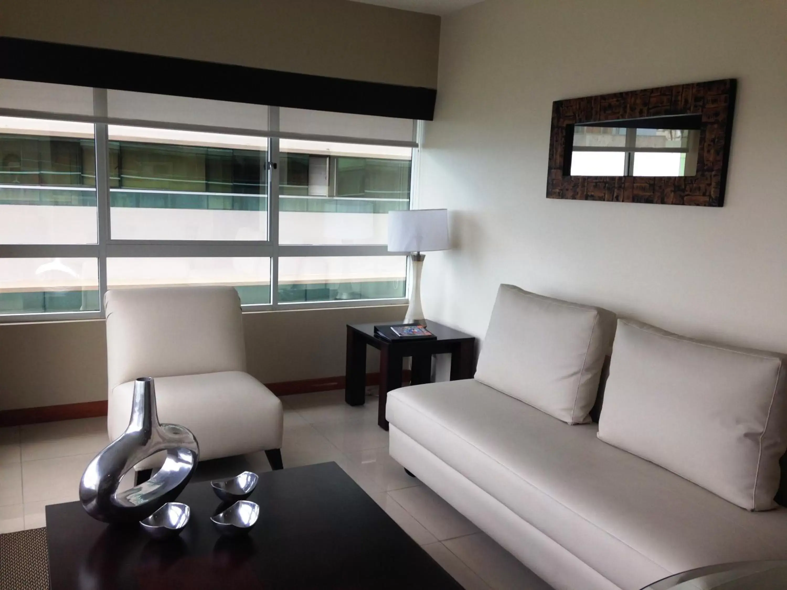 Living room, Seating Area in Wyndham Garden Guayaquil