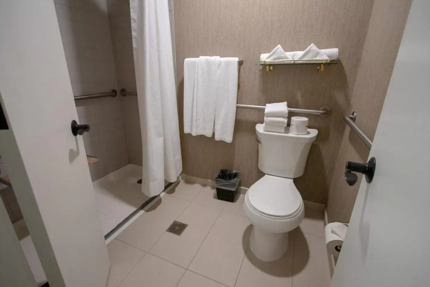 Bathroom in Claridge House