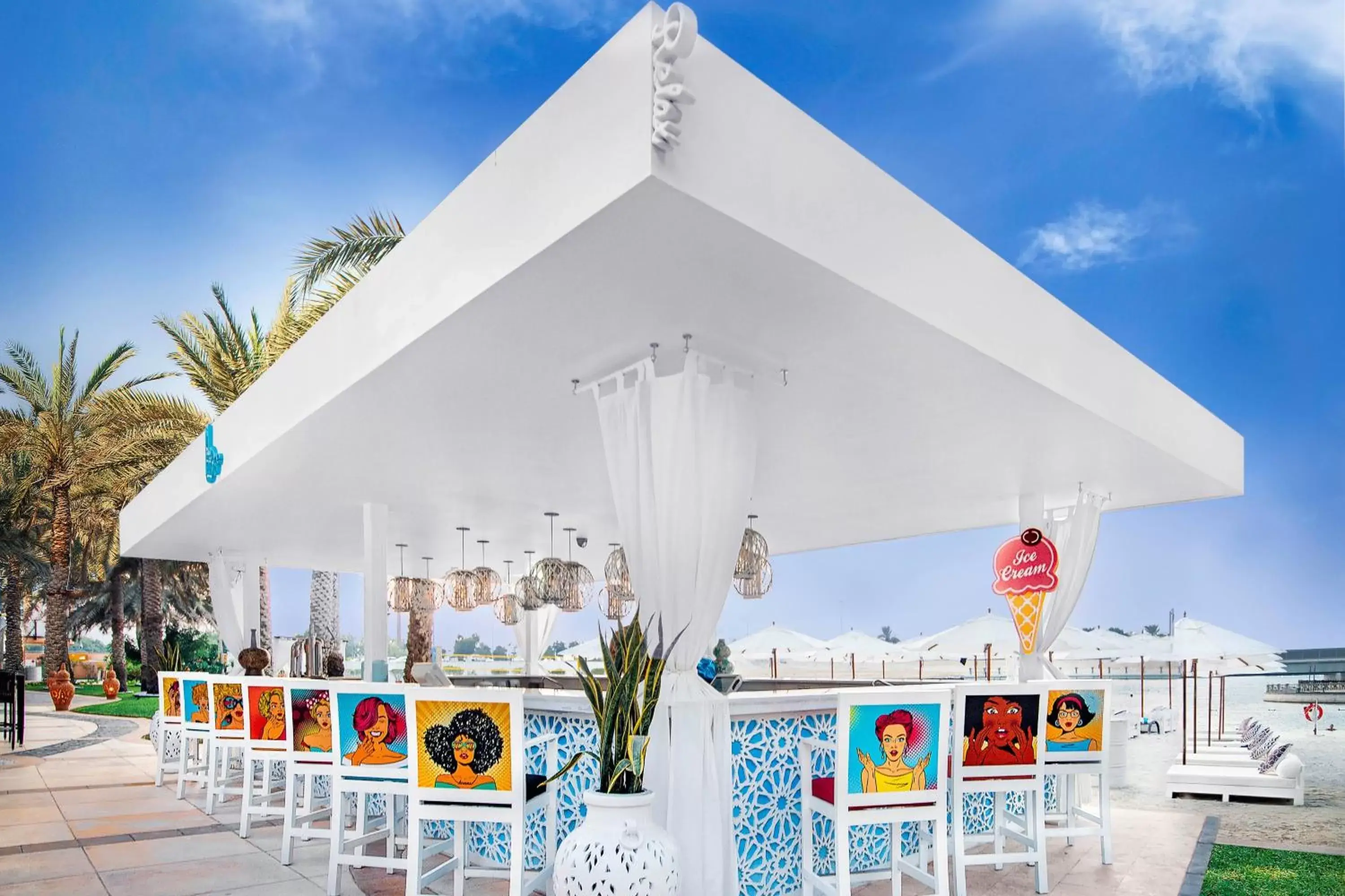 Lounge or bar in Sheraton Abu Dhabi Hotel & Resort
