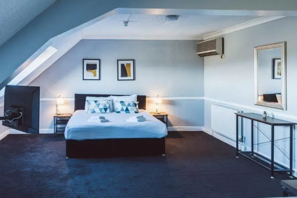 Bed in Warwickshire Park Hotel