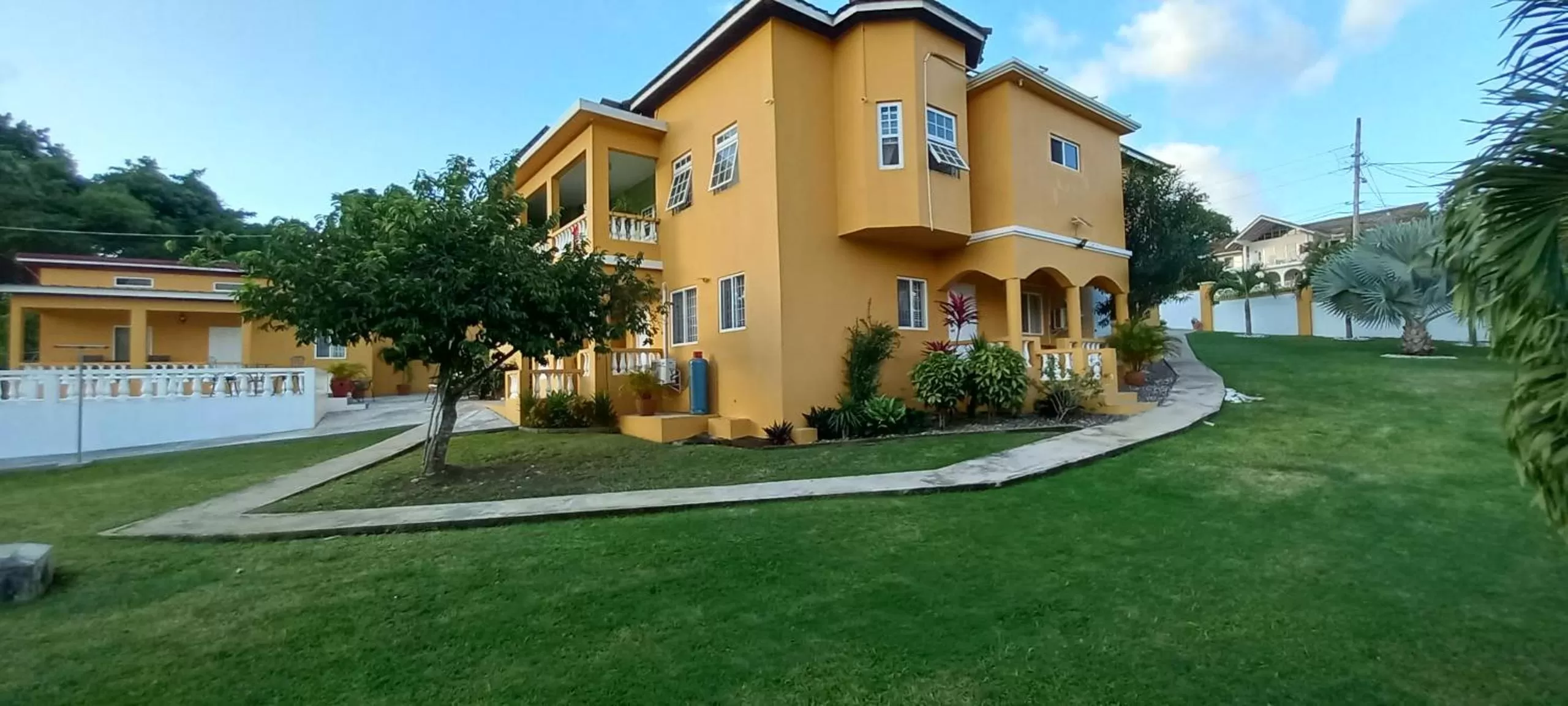 Property Building in Modrians