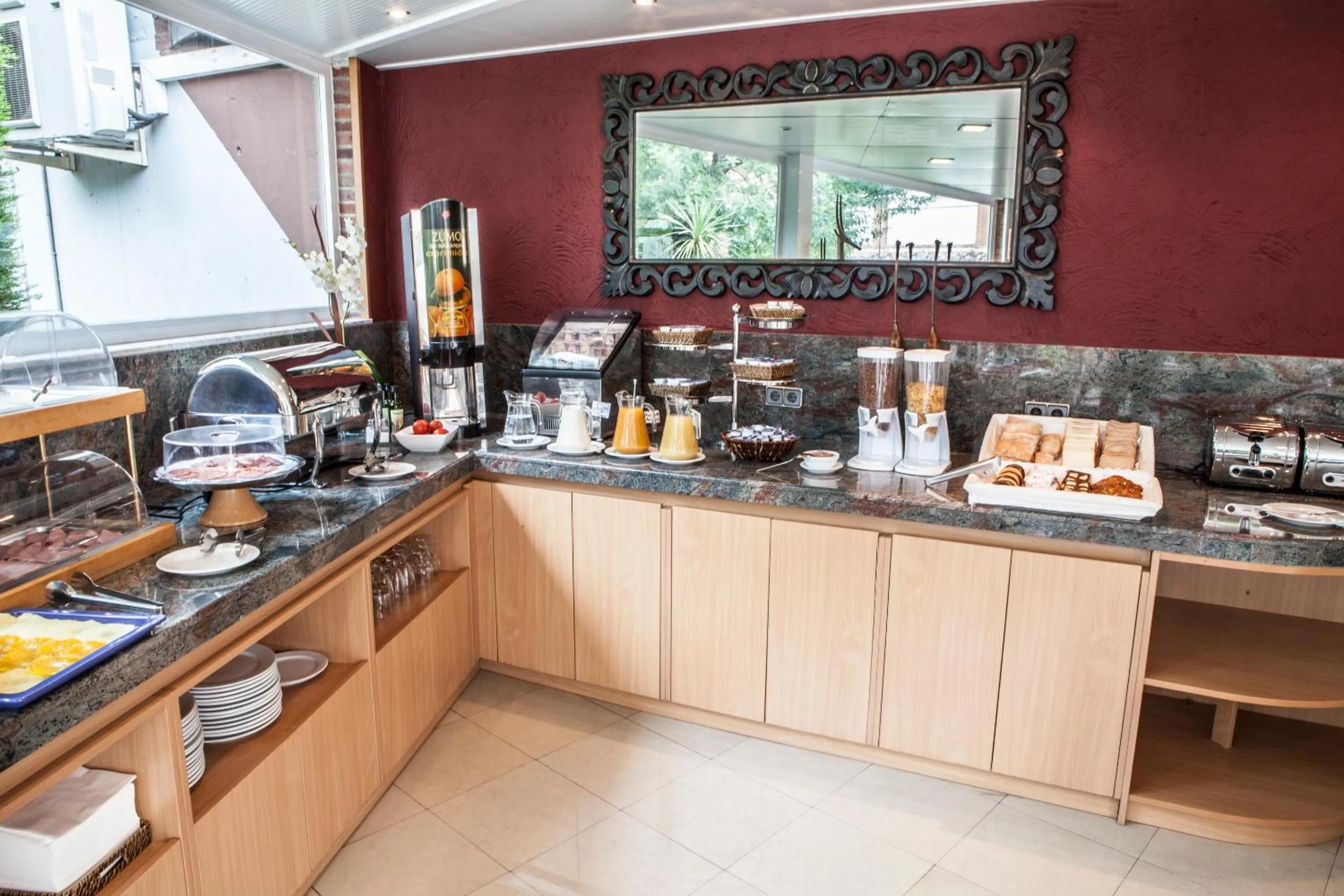 Restaurant/places to eat in PARK SEDO Aparthotel