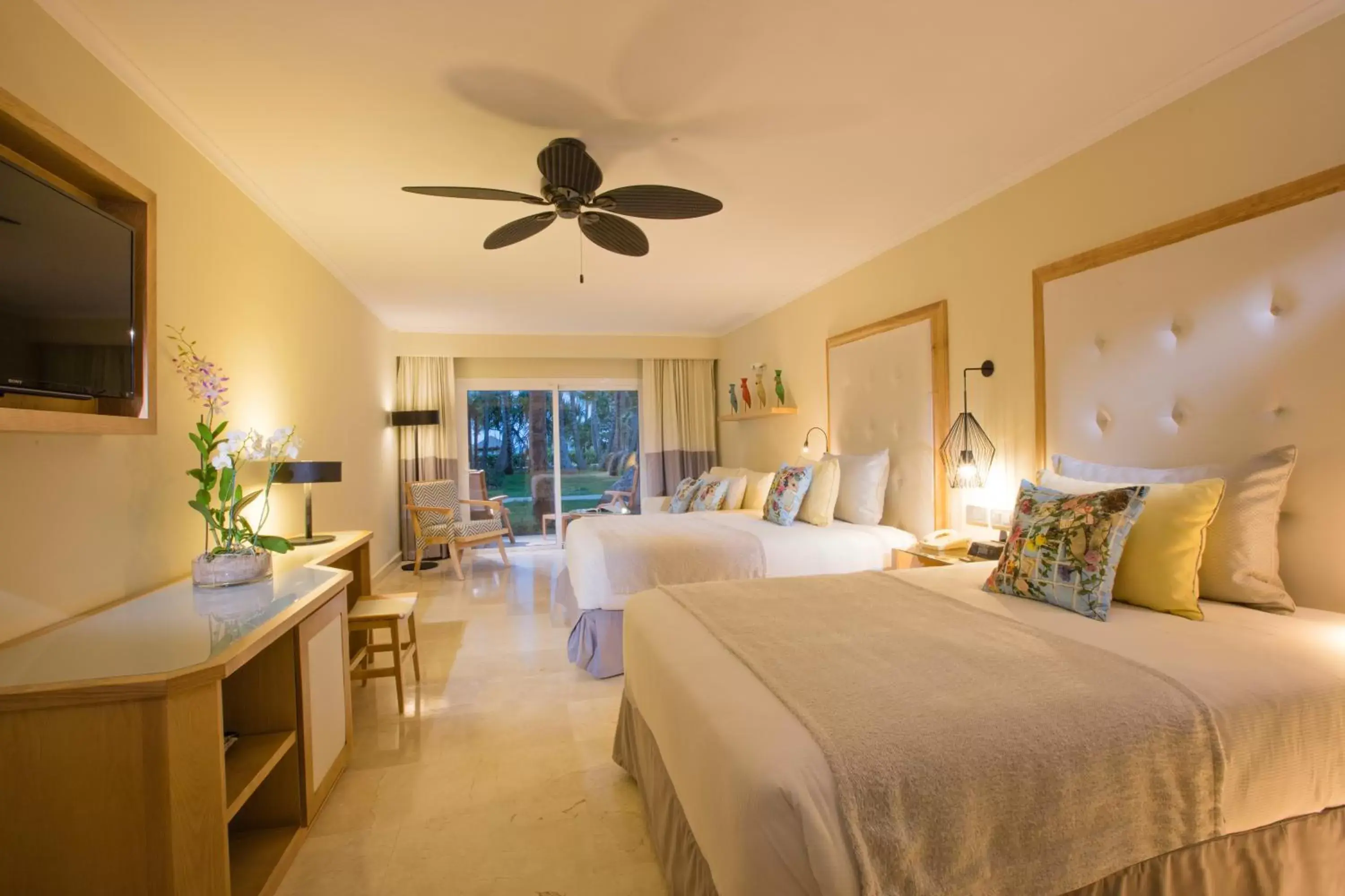 Bedroom, Bed in Grand Palladium Palace Resort Spa & Casino - All Inclusive Bedroom, Bed in Grand Palladium Palace Resort Spa & Casino - All Inclusive