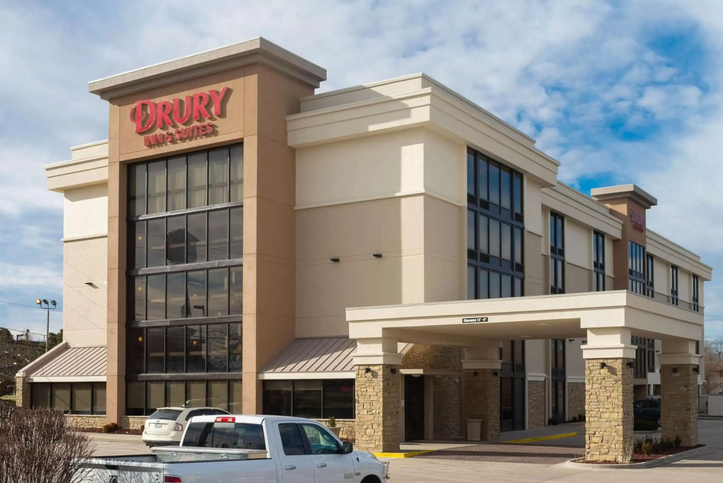 Property Building in Drury Inn & Suites Springfield MO