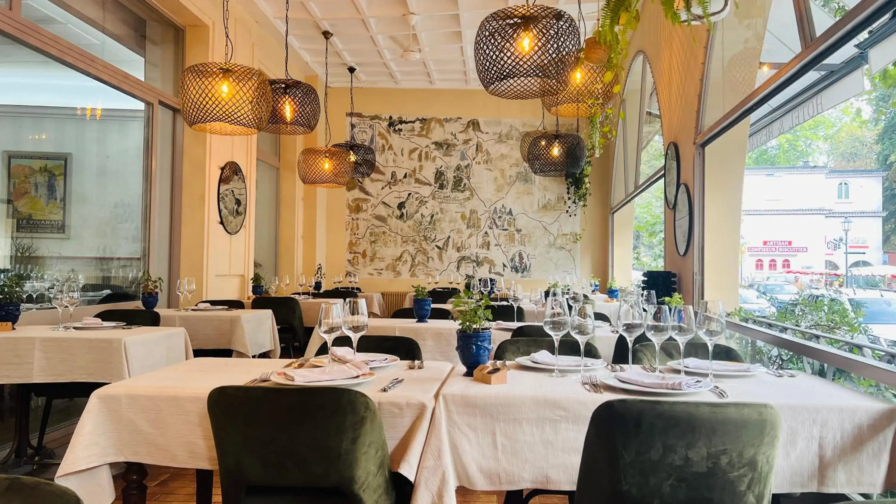 Restaurant/Places to Eat in Grand Hôtel de Lyon