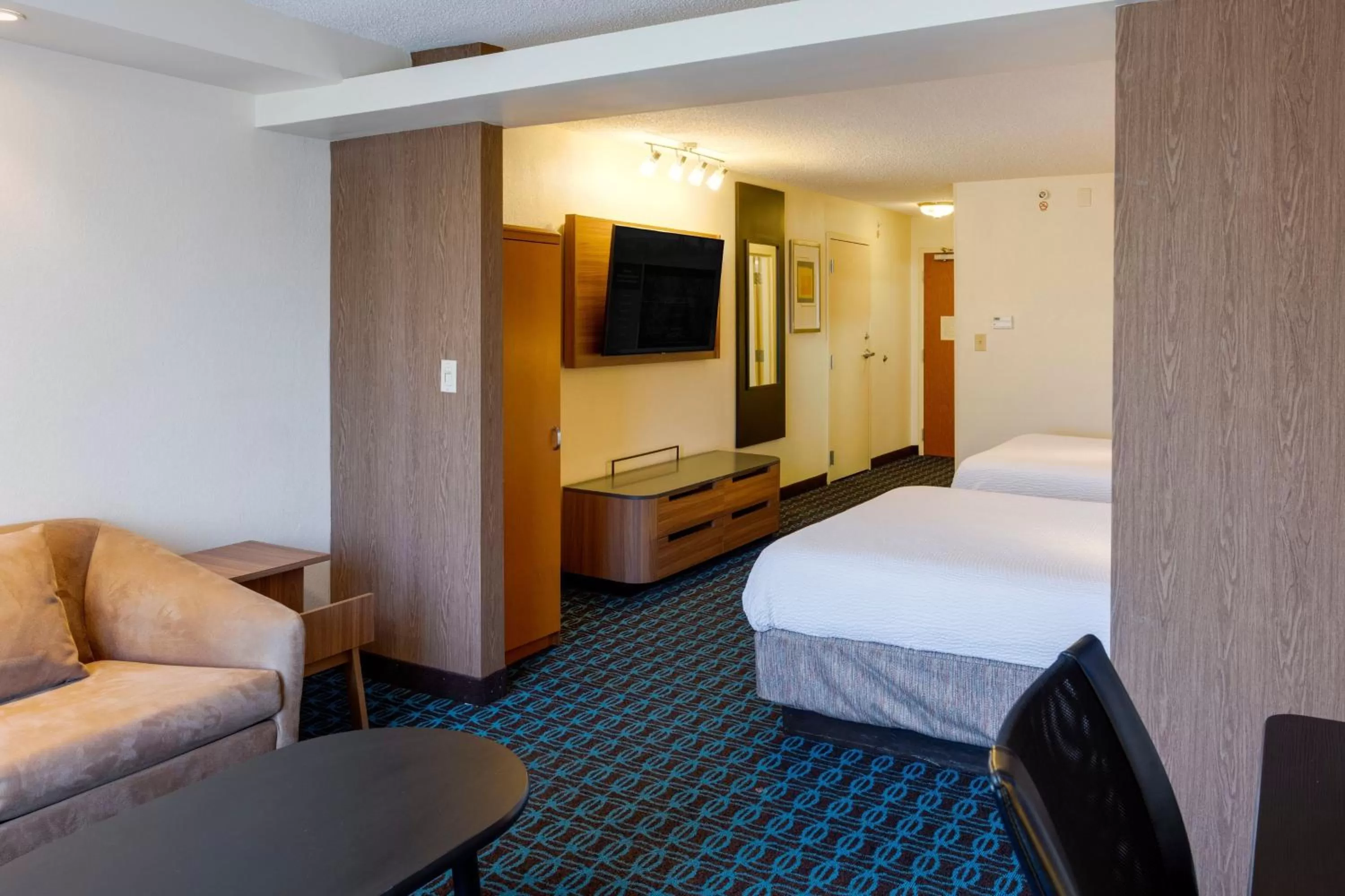 Photo of the whole room, Bed in Fairfield Inn & Suites by Marriott Edmond