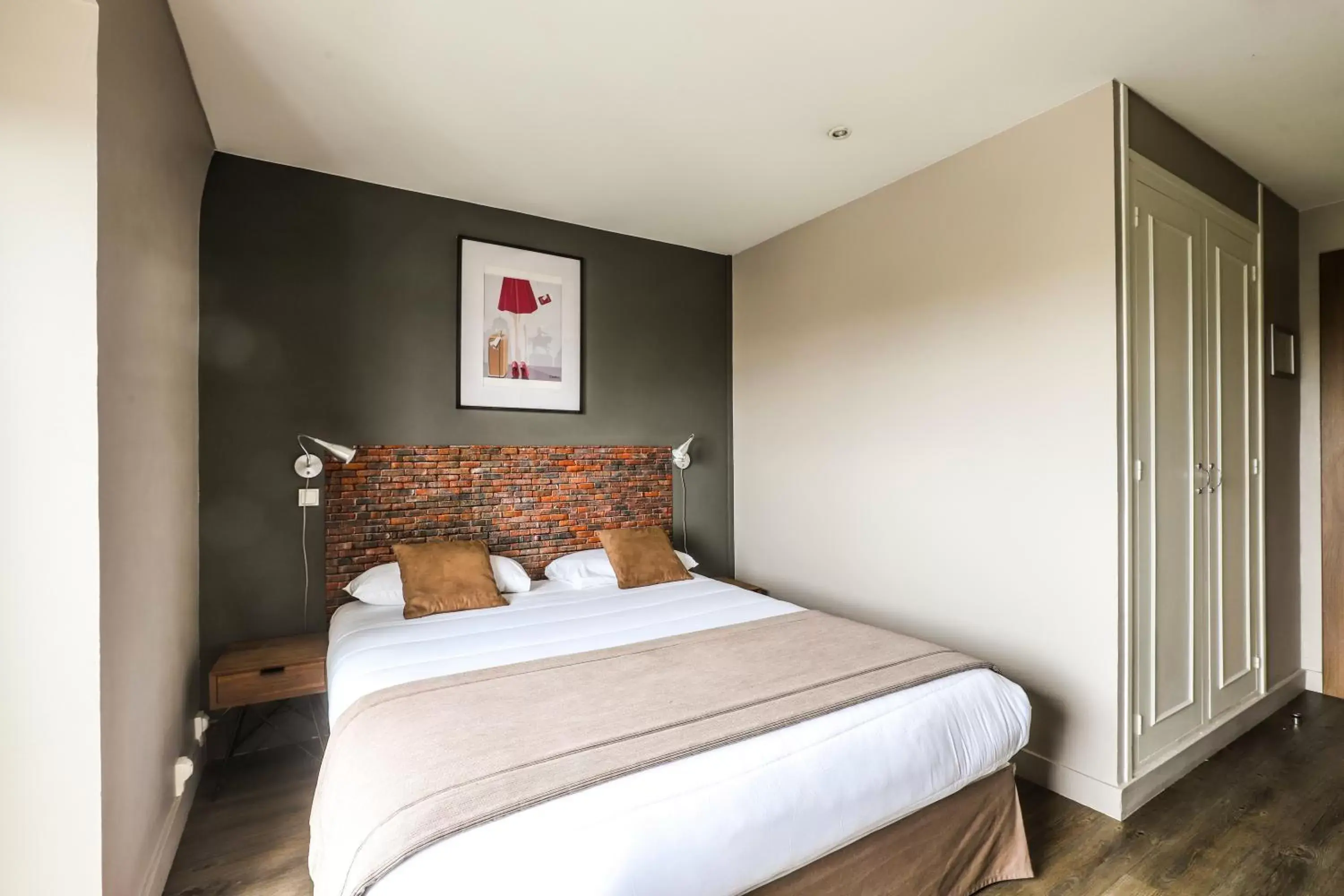 Photo of the whole room, Bed in Hotel Des Cedres Photo of the whole room, Bed in Hotel Des Cedres