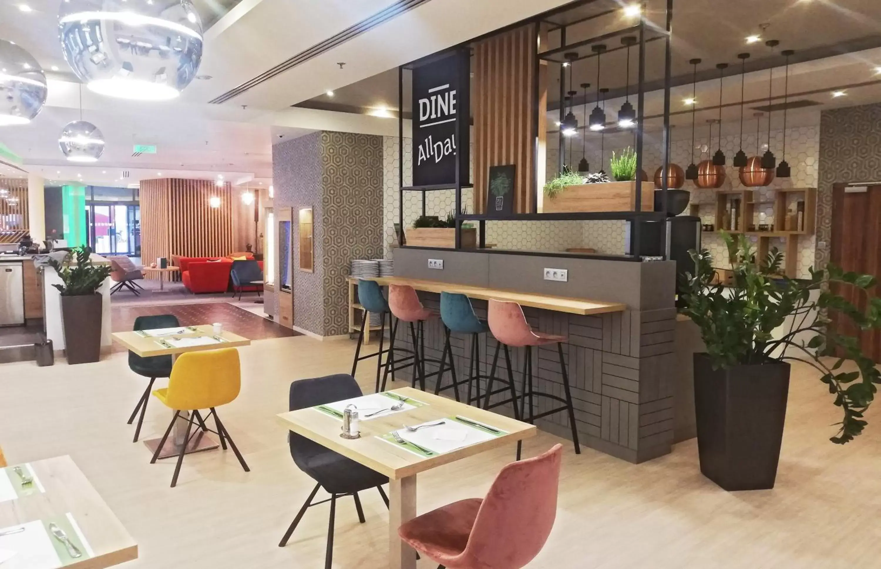Restaurant/places to eat, Lounge/Bar in Holiday Inn Trnava, an IHG Hotel