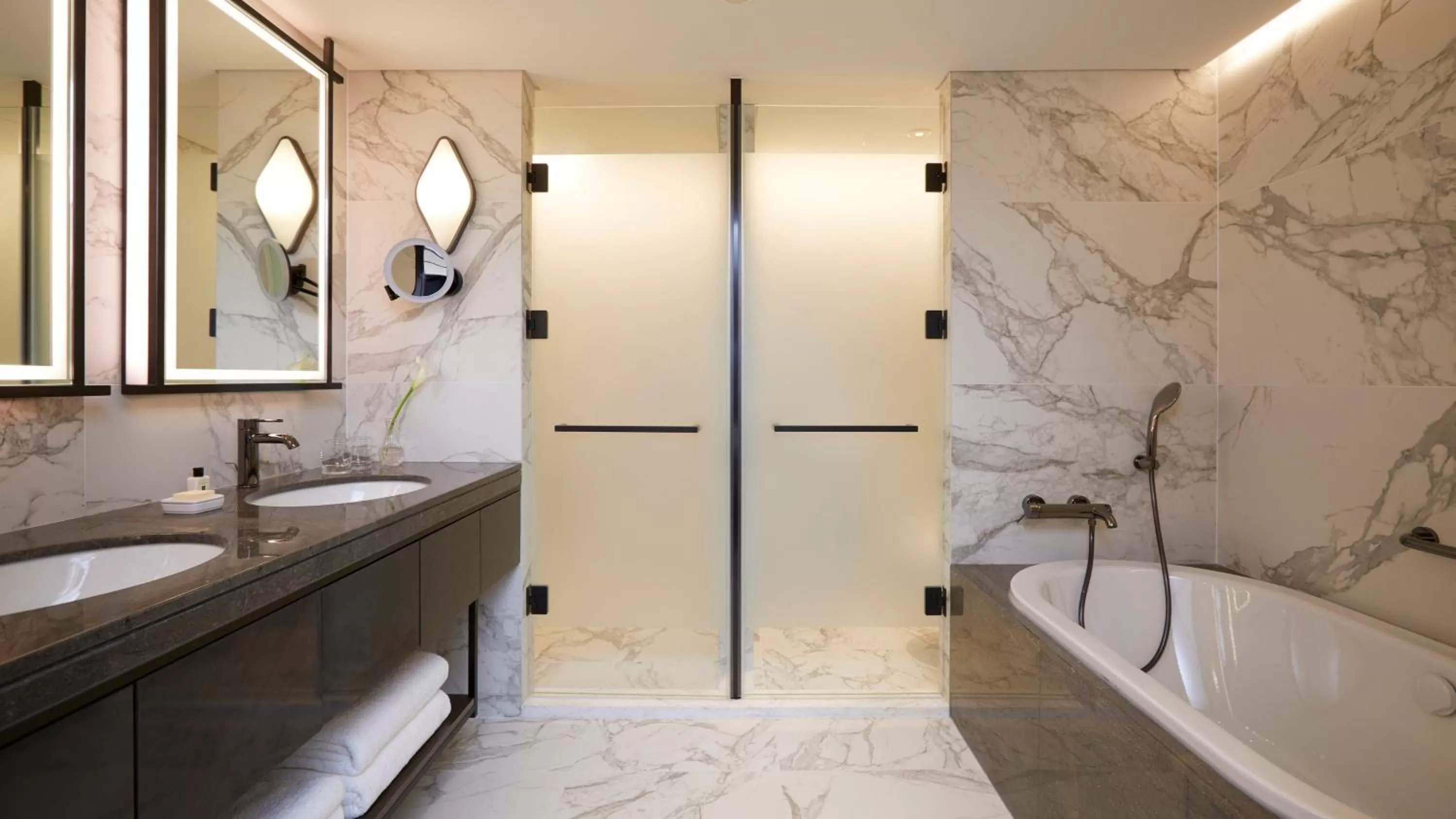 Photo of the whole room in Grand InterContinental Seoul Parnas by IHG