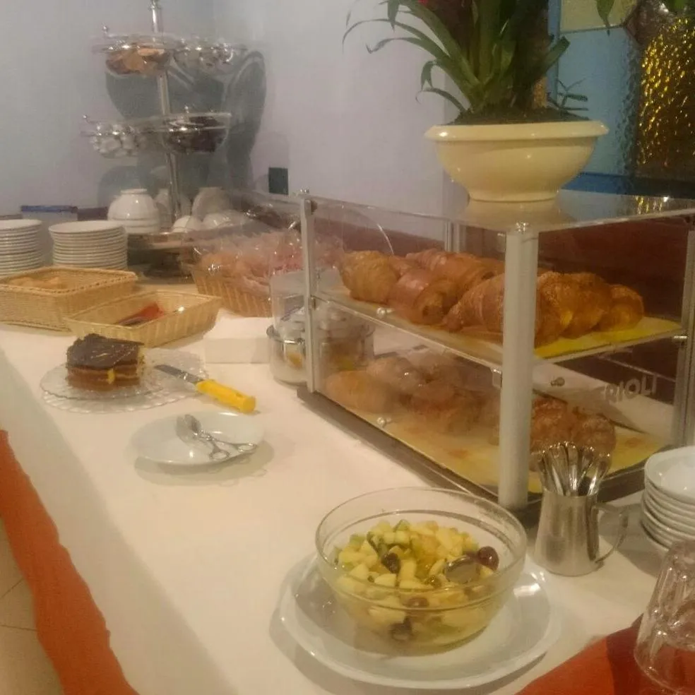 Restaurant/places to eat in Hotel Blue Ribbon