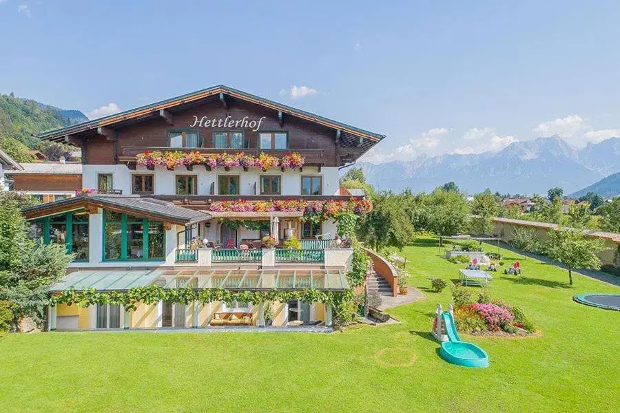 Garden, Property Building in Hettlerhof