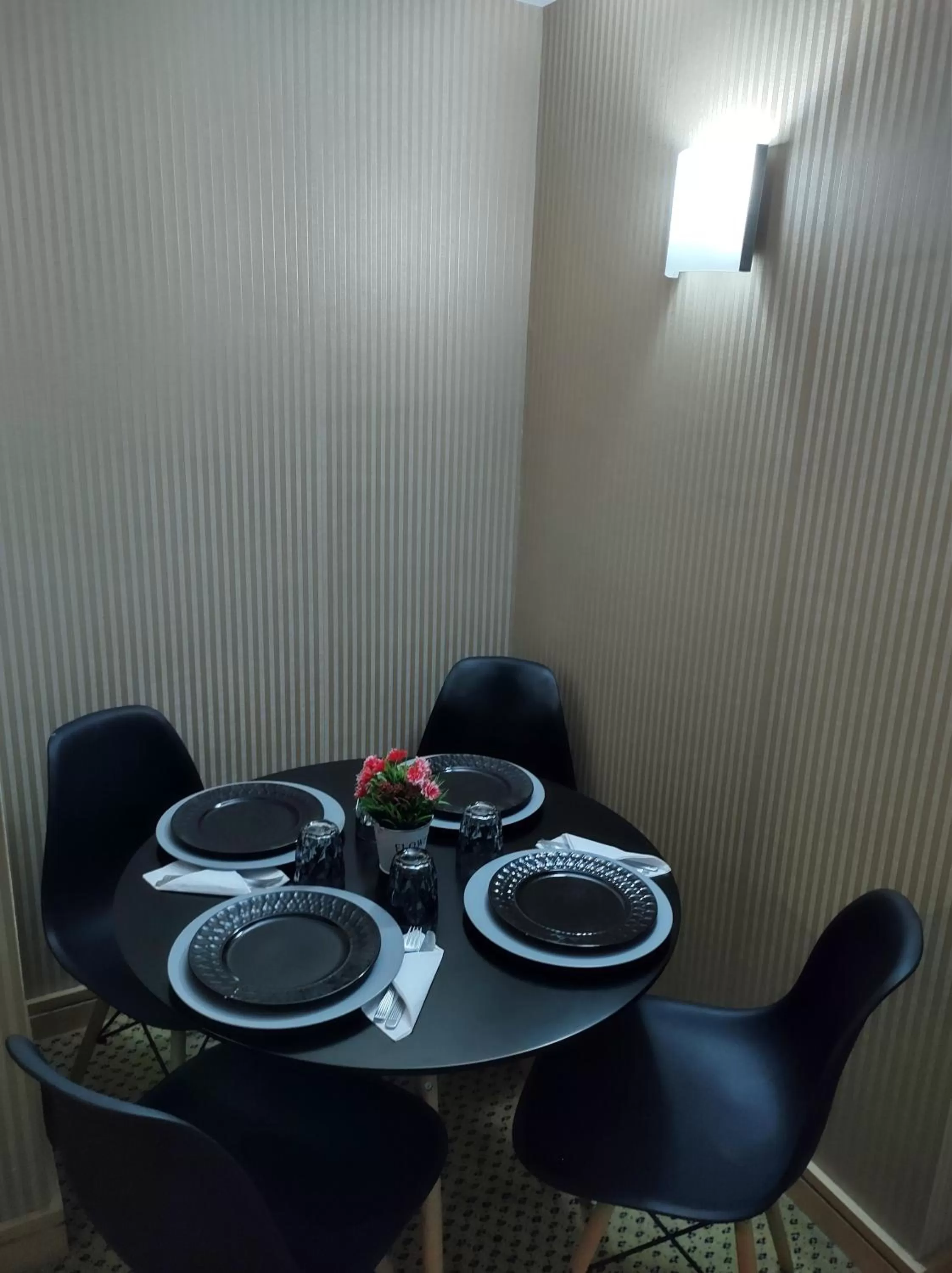 Dining Area in Flat Guarulhos