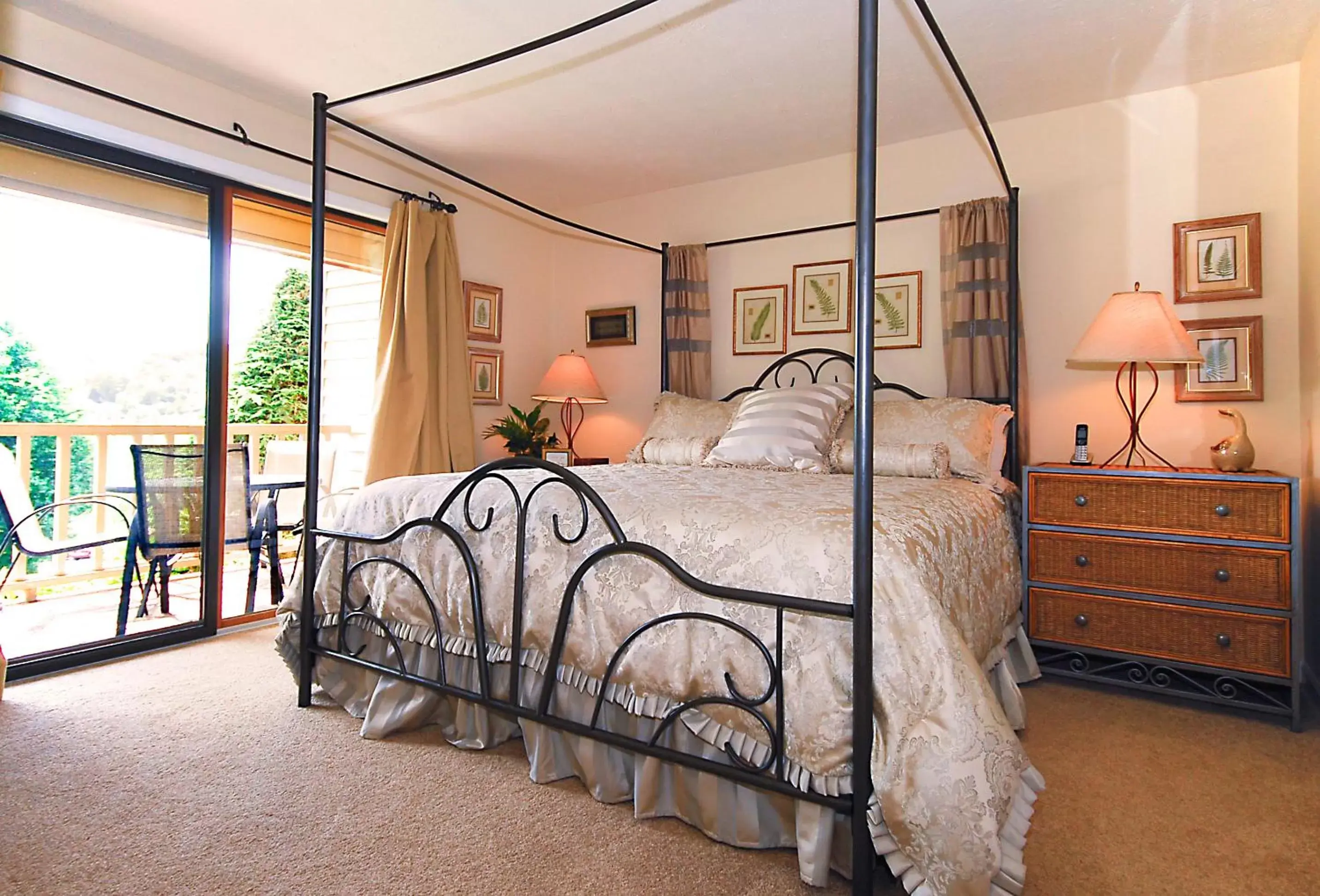 Bedroom, Bed in Chetola Resort Condominiums