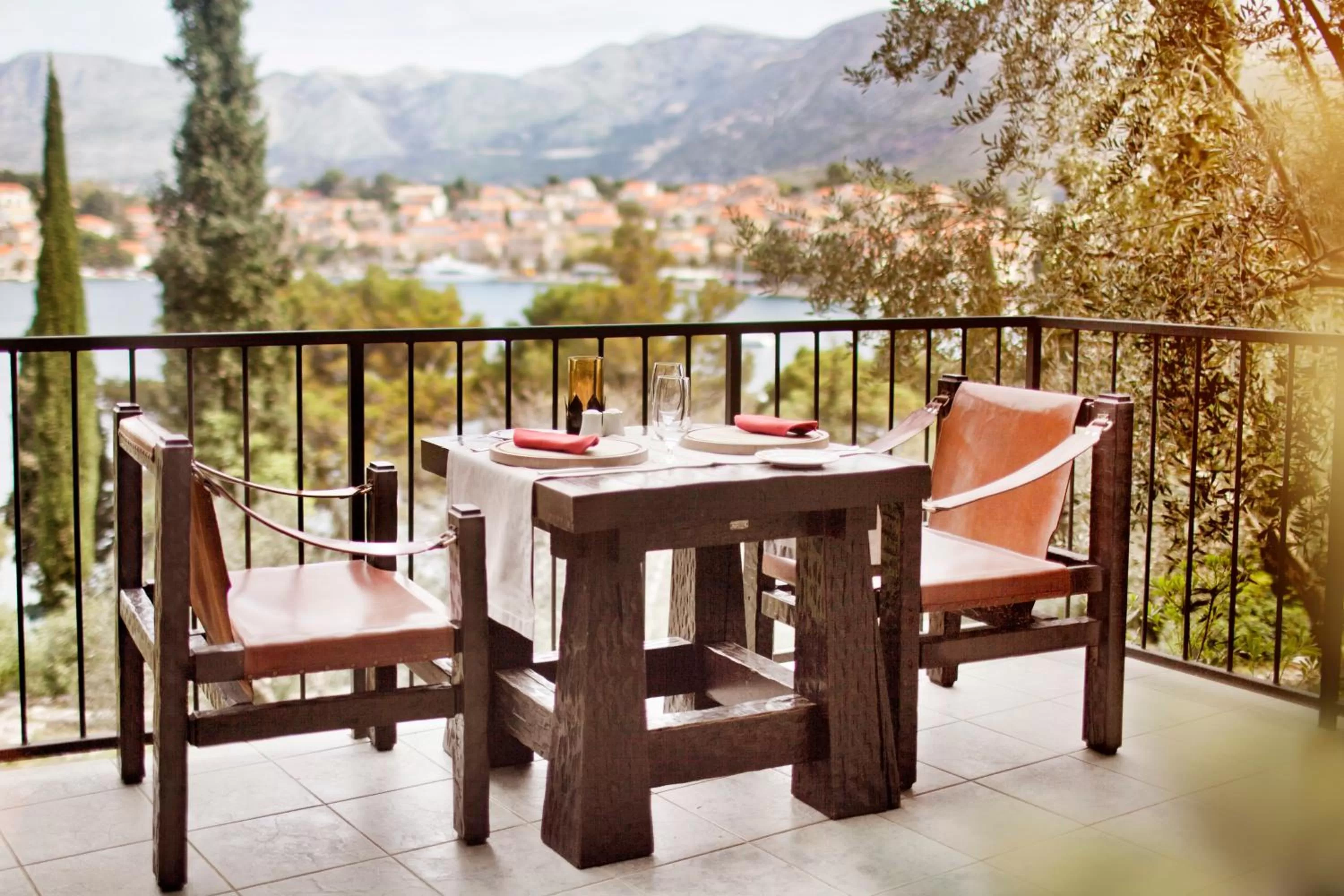 Restaurant/places to eat in Hotel Croatia